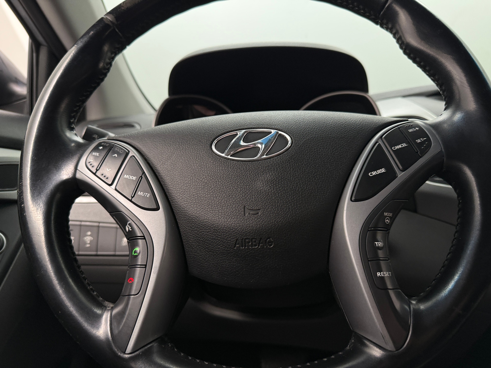 Thumbnail: 2015 Hyundai Elantra - 4