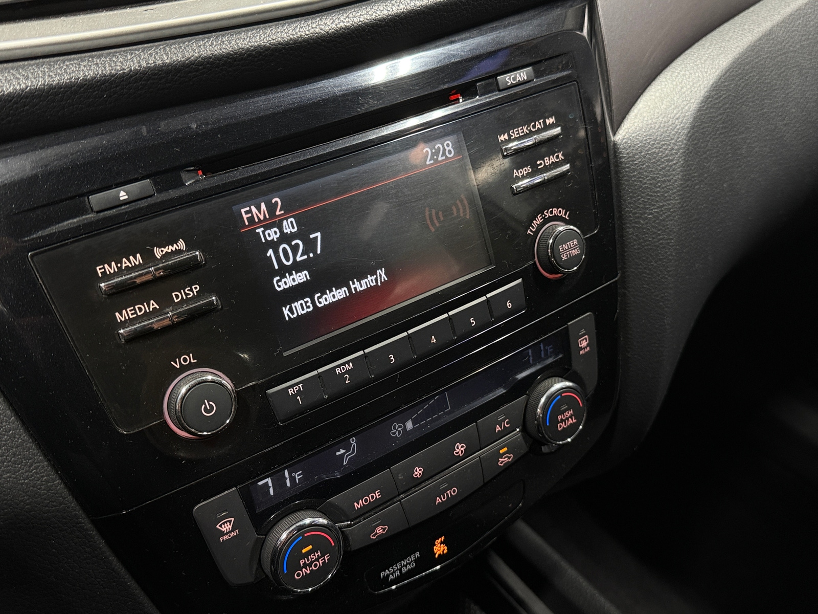 Thumbnail: 2016 Nissan Rogue - 4