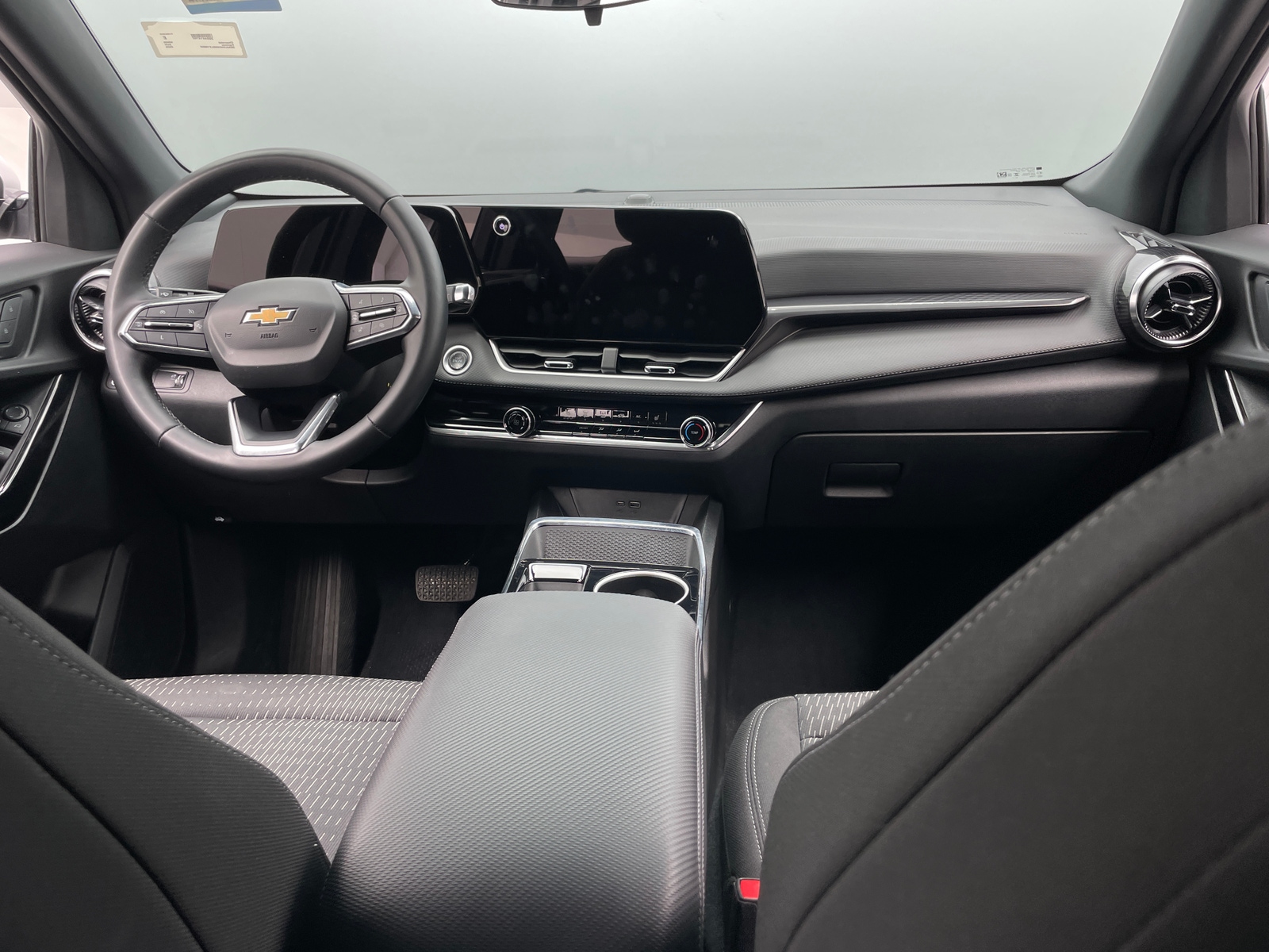 Thumbnail: 2025 Chevrolet Equinox - 3