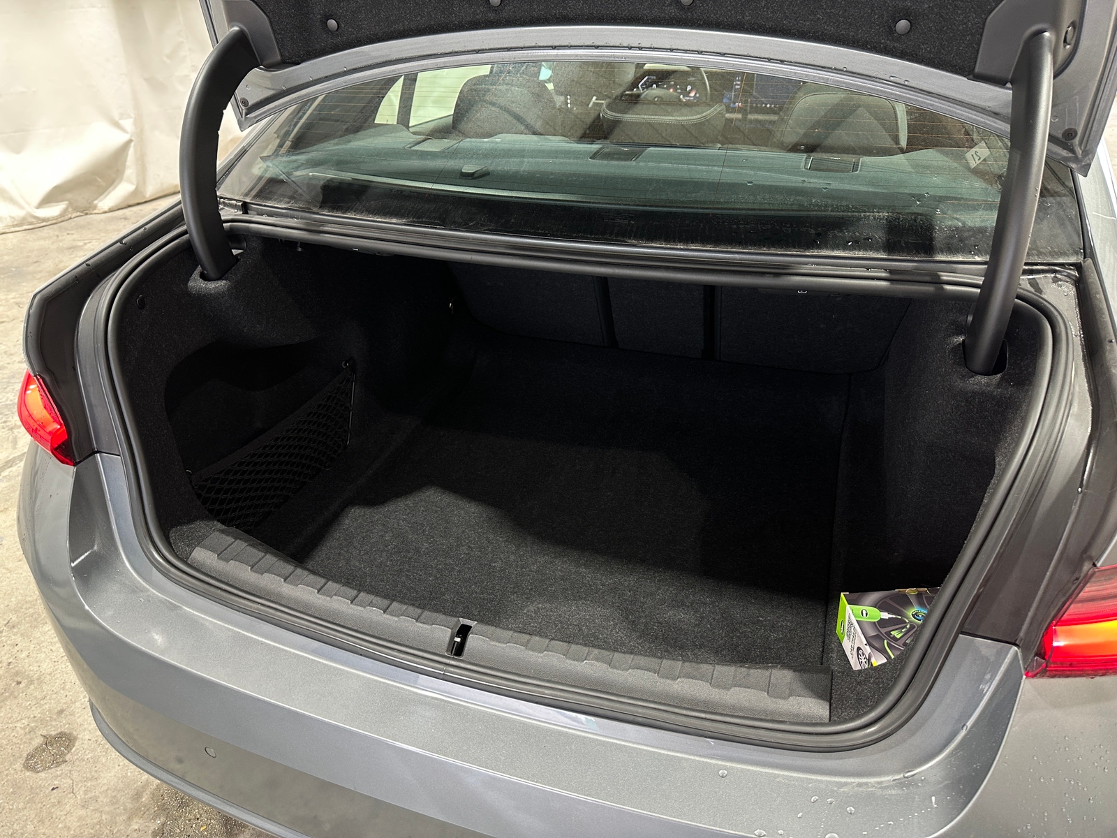 Thumbnail: 2025 BMW 3 Series - 6