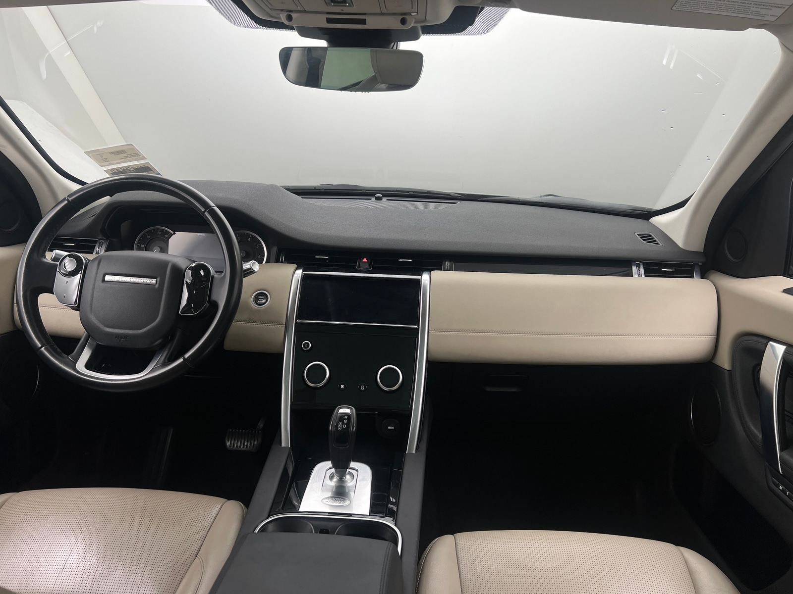 Thumbnail: 2020 Land Rover Discovery Sport - 2