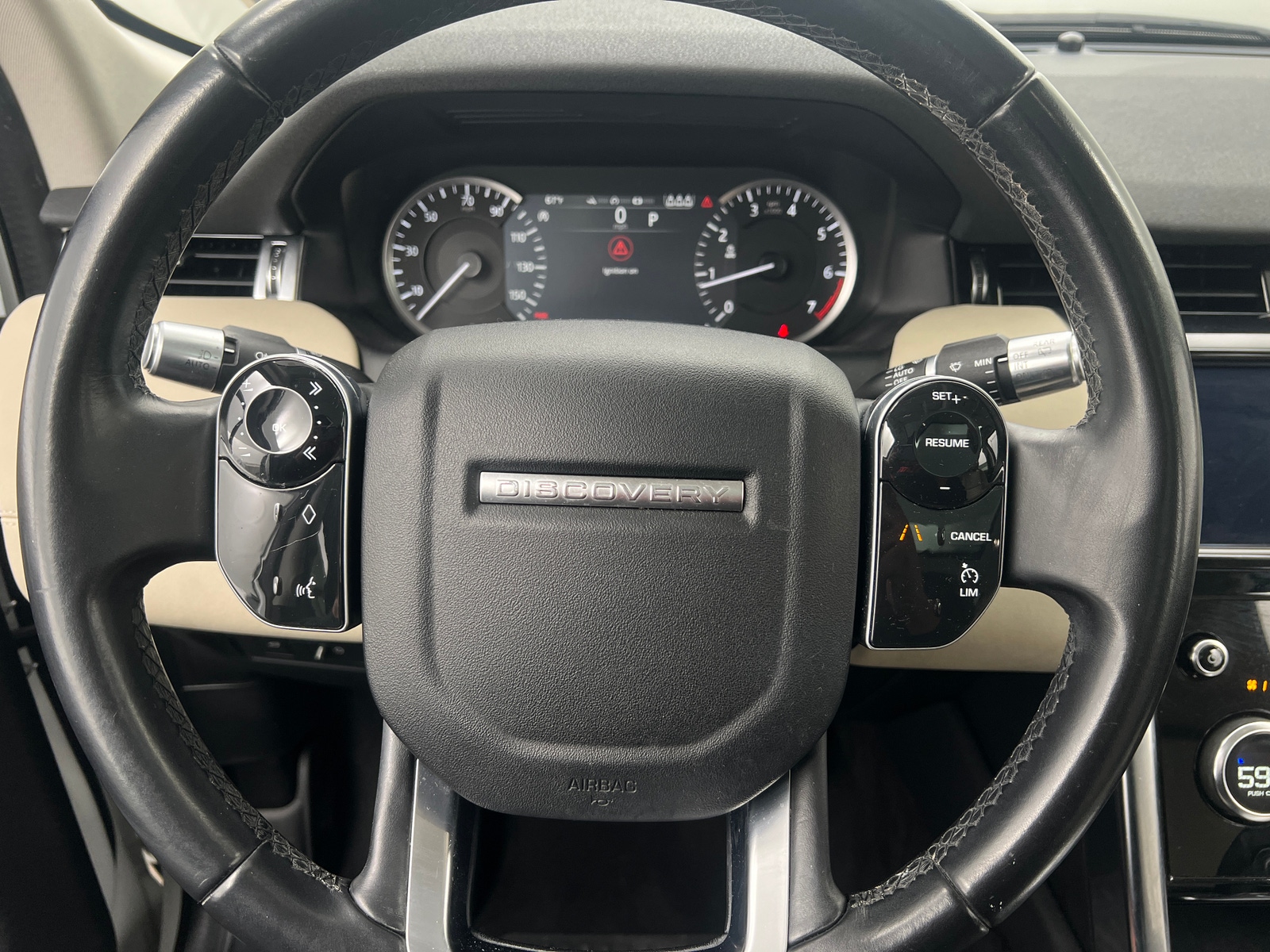 Thumbnail: 2020 Land Rover Discovery Sport - 4