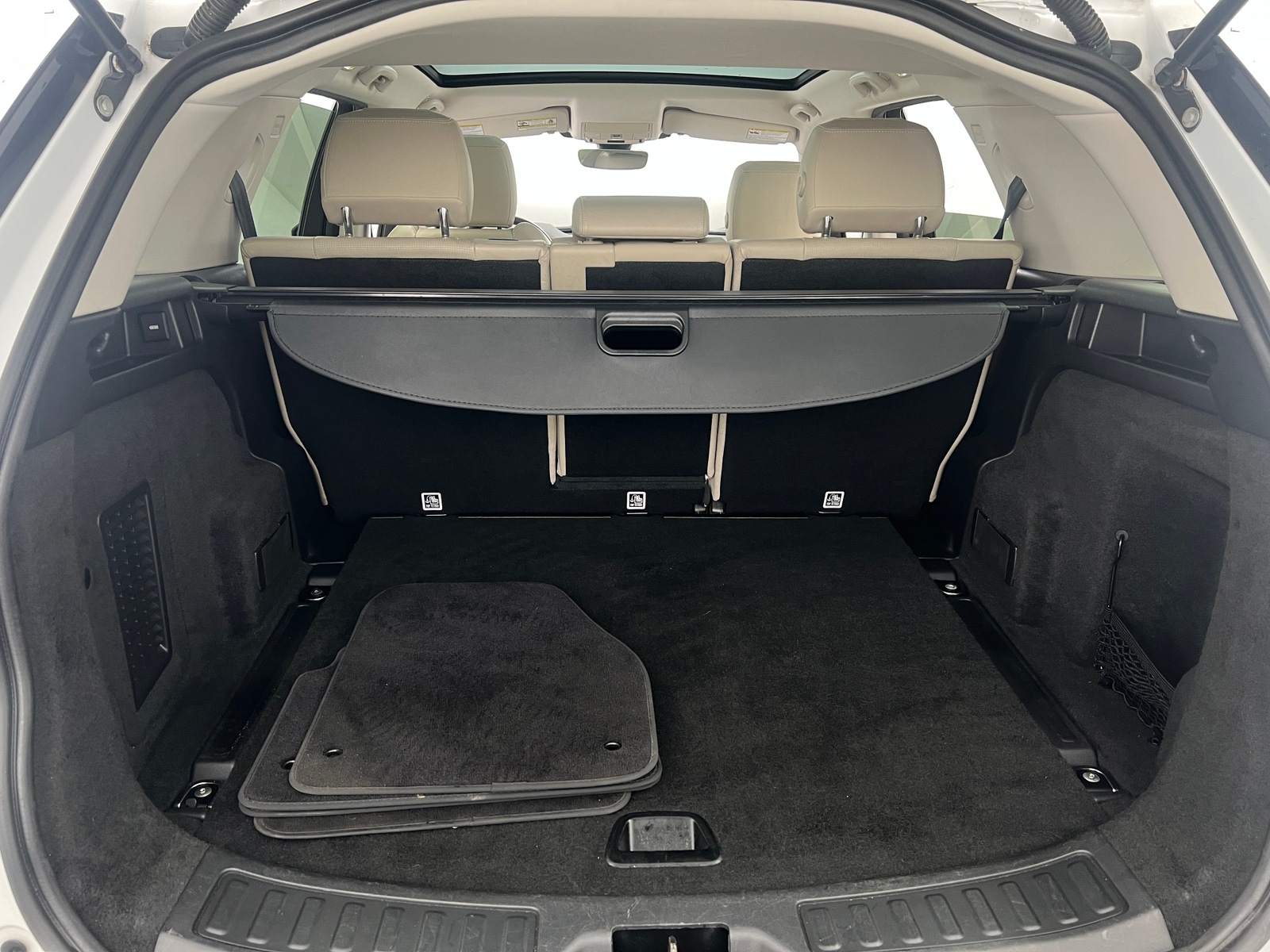 Thumbnail: 2020 Land Rover Discovery Sport - 6