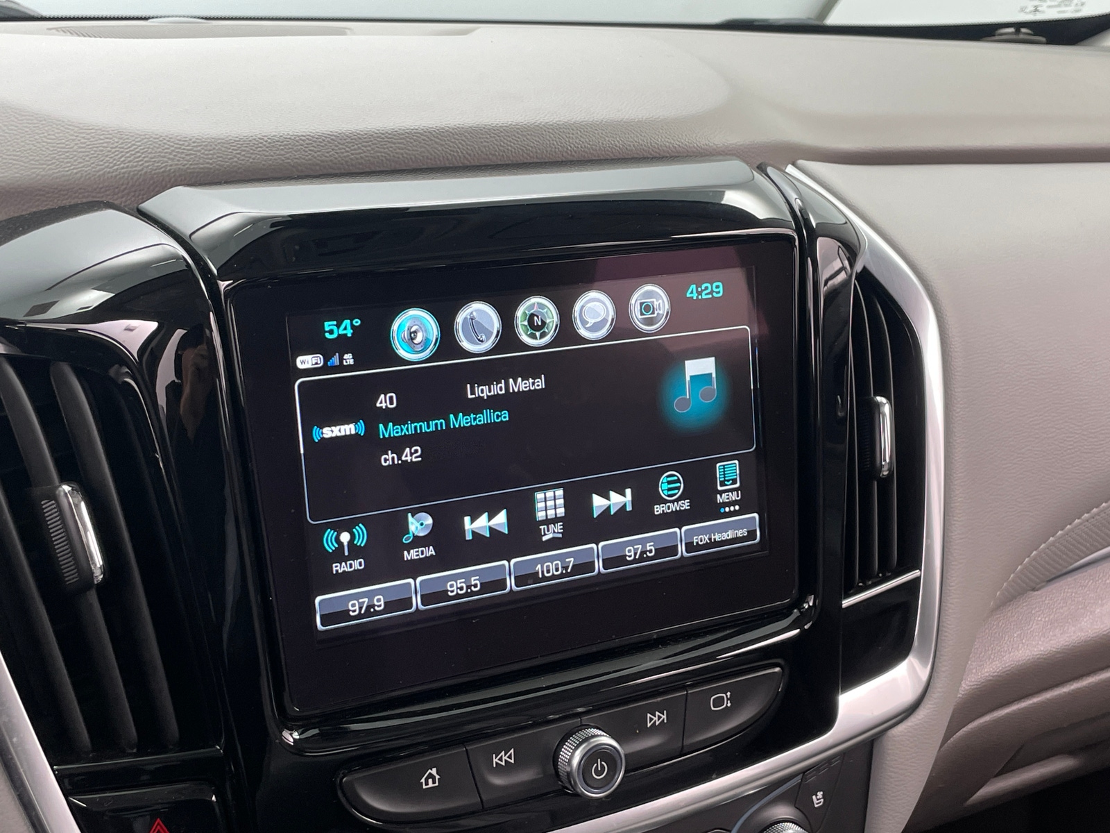 Thumbnail: 2019 Chevrolet Traverse - 3