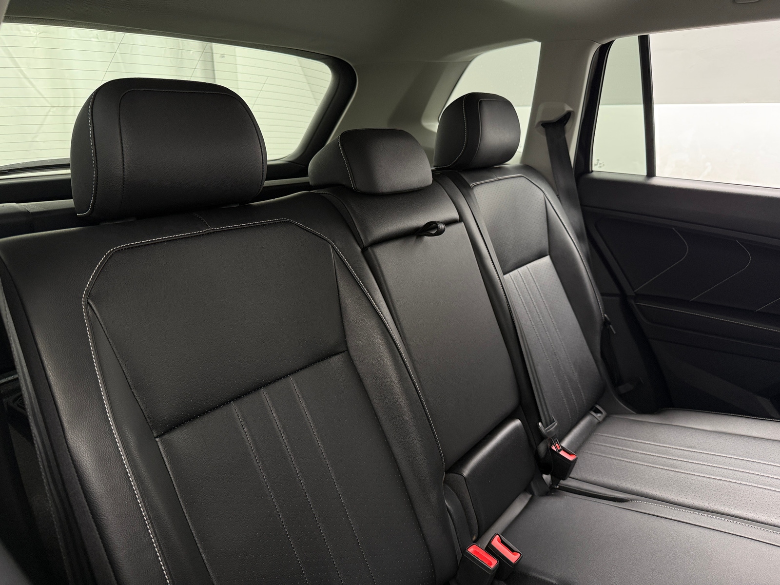 Thumbnail: 2022 Volkswagen Tiguan - 5