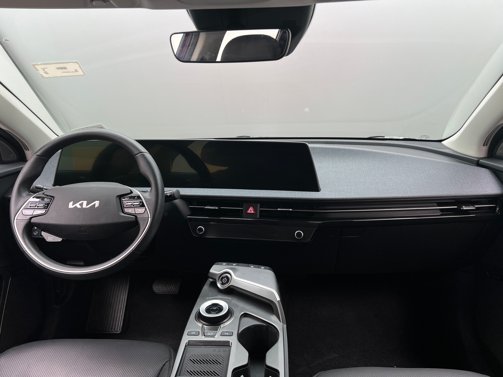 Thumbnail: 2022 Kia EV6 - 2