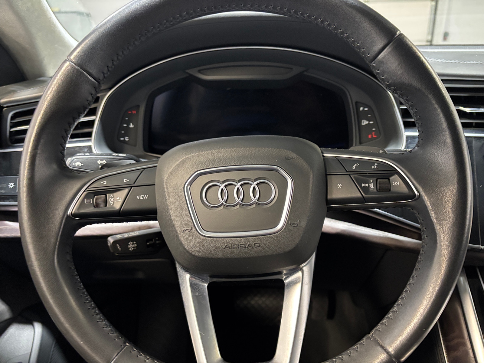 Thumbnail: 2019 Audi Q8 - 4