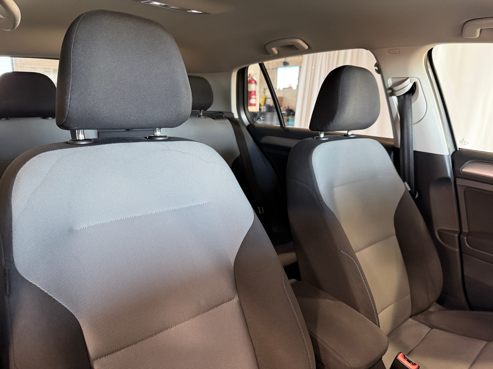 Thumbnail: 2016 Volkswagen e-Golf - 2