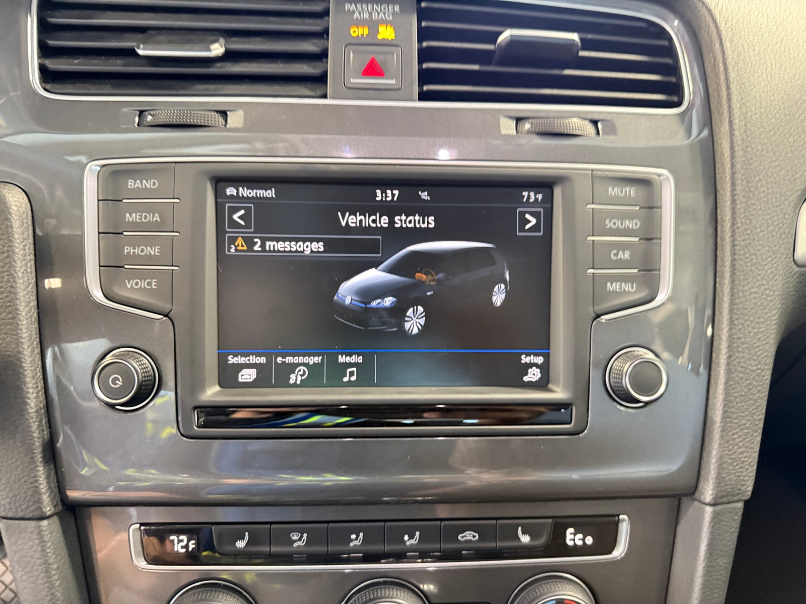 Thumbnail: 2016 Volkswagen e-Golf - 4