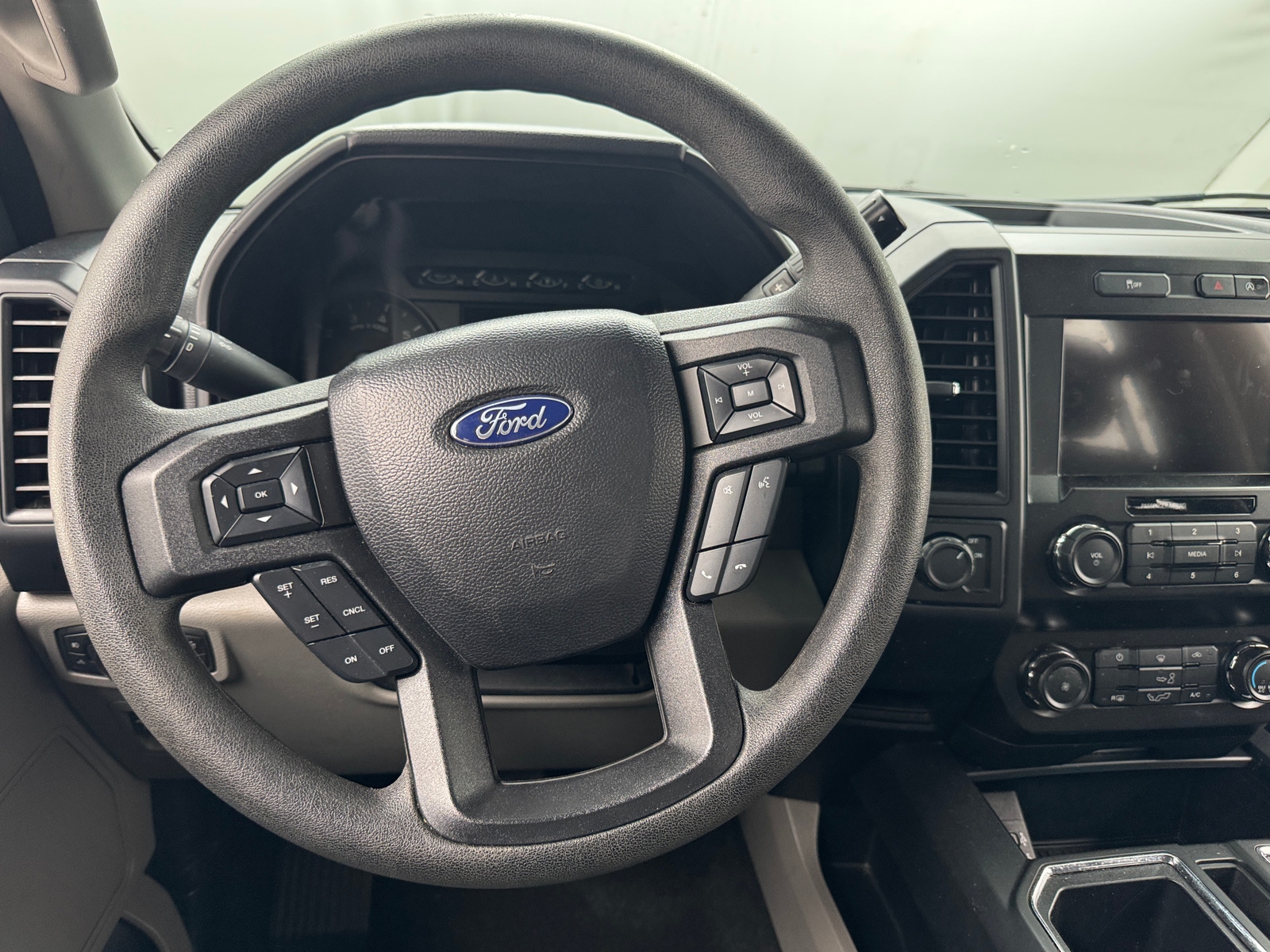 Thumbnail: 2019 Ford Econoline - 5