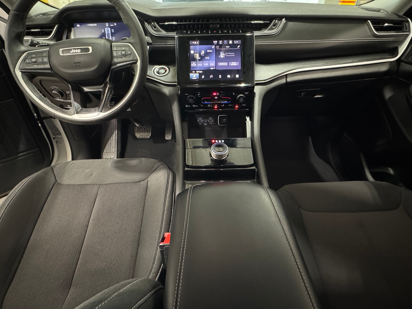 Thumbnail: 2023 Jeep Grand Cherokee - 3