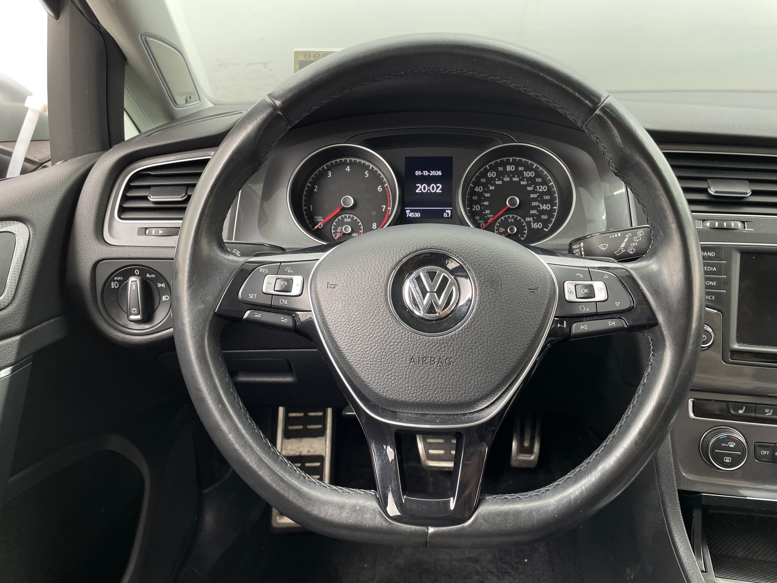 Thumbnail: 2017 Volkswagen Golf - 4