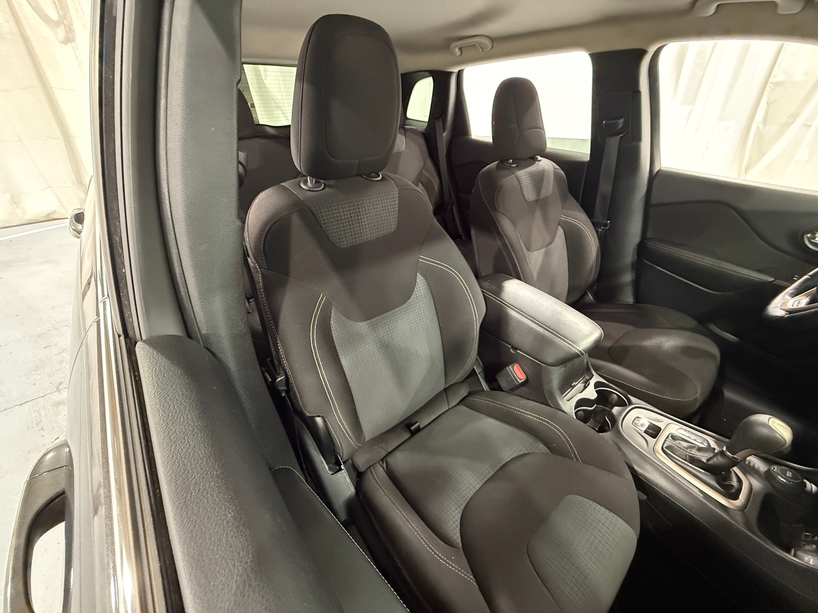 Thumbnail: 2017 Jeep Cherokee - 2