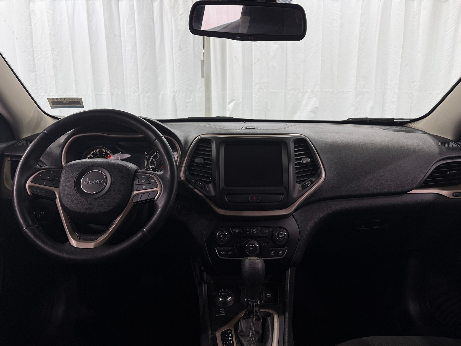 Thumbnail: 2017 Jeep Cherokee - 3