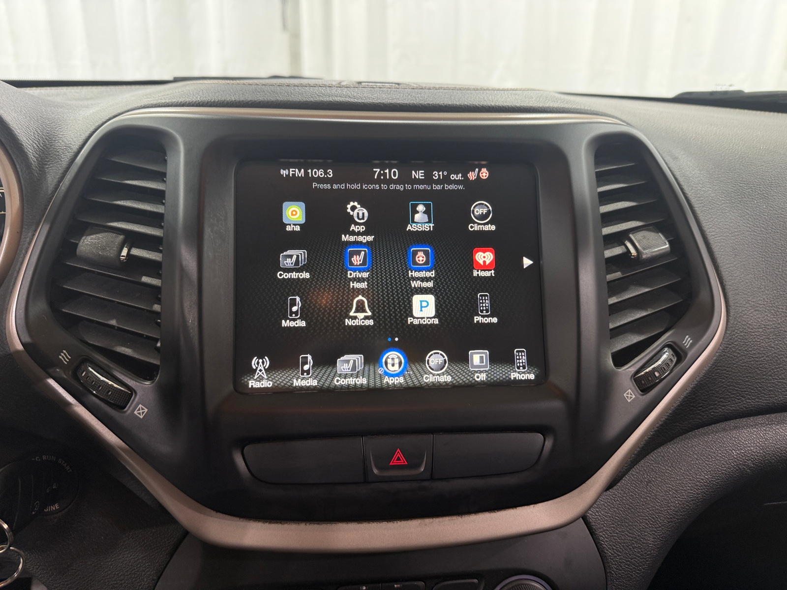 Thumbnail: 2017 Jeep Cherokee - 4