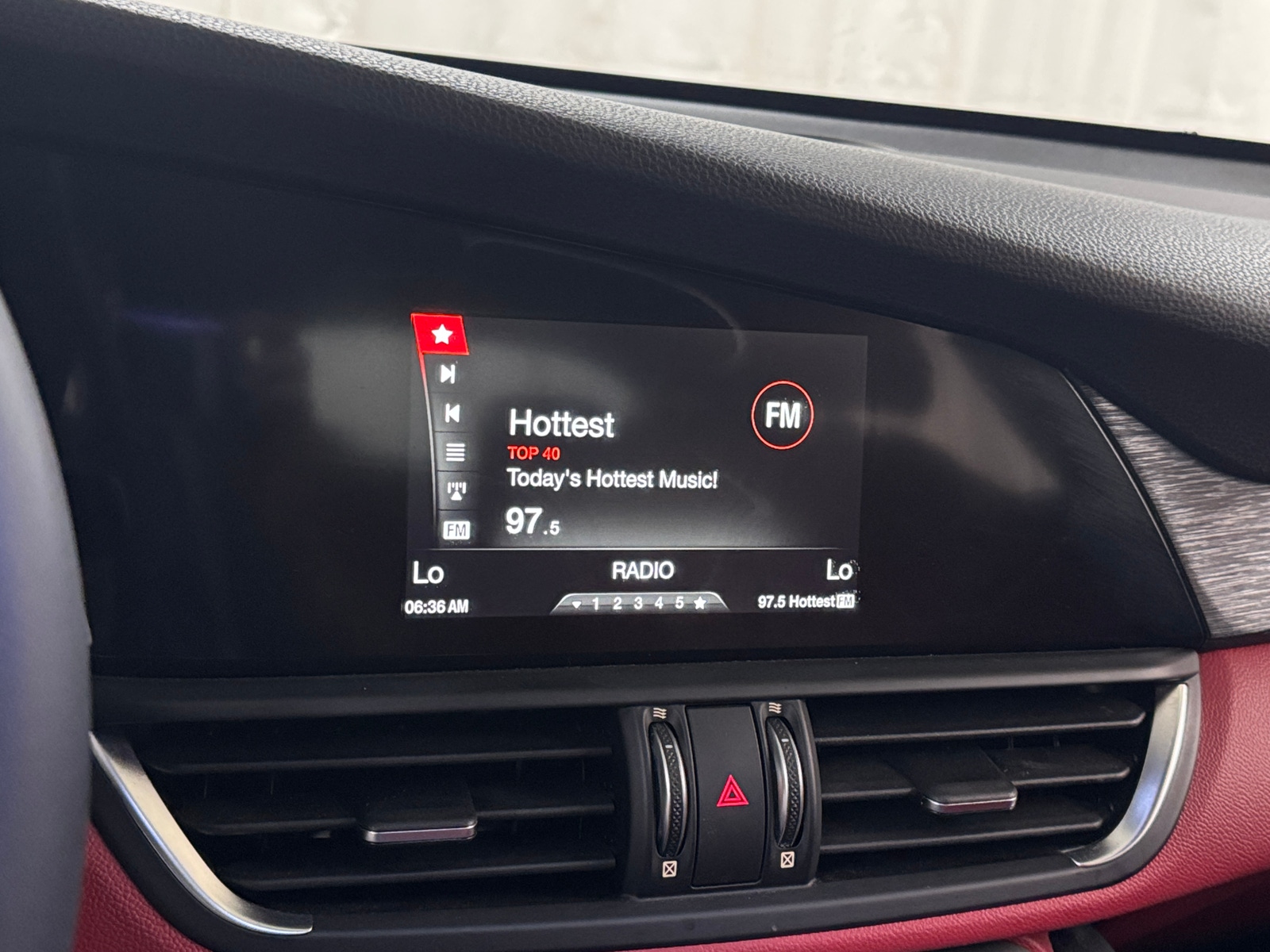 Thumbnail: 2018 Alfa Romeo Giulia - 3