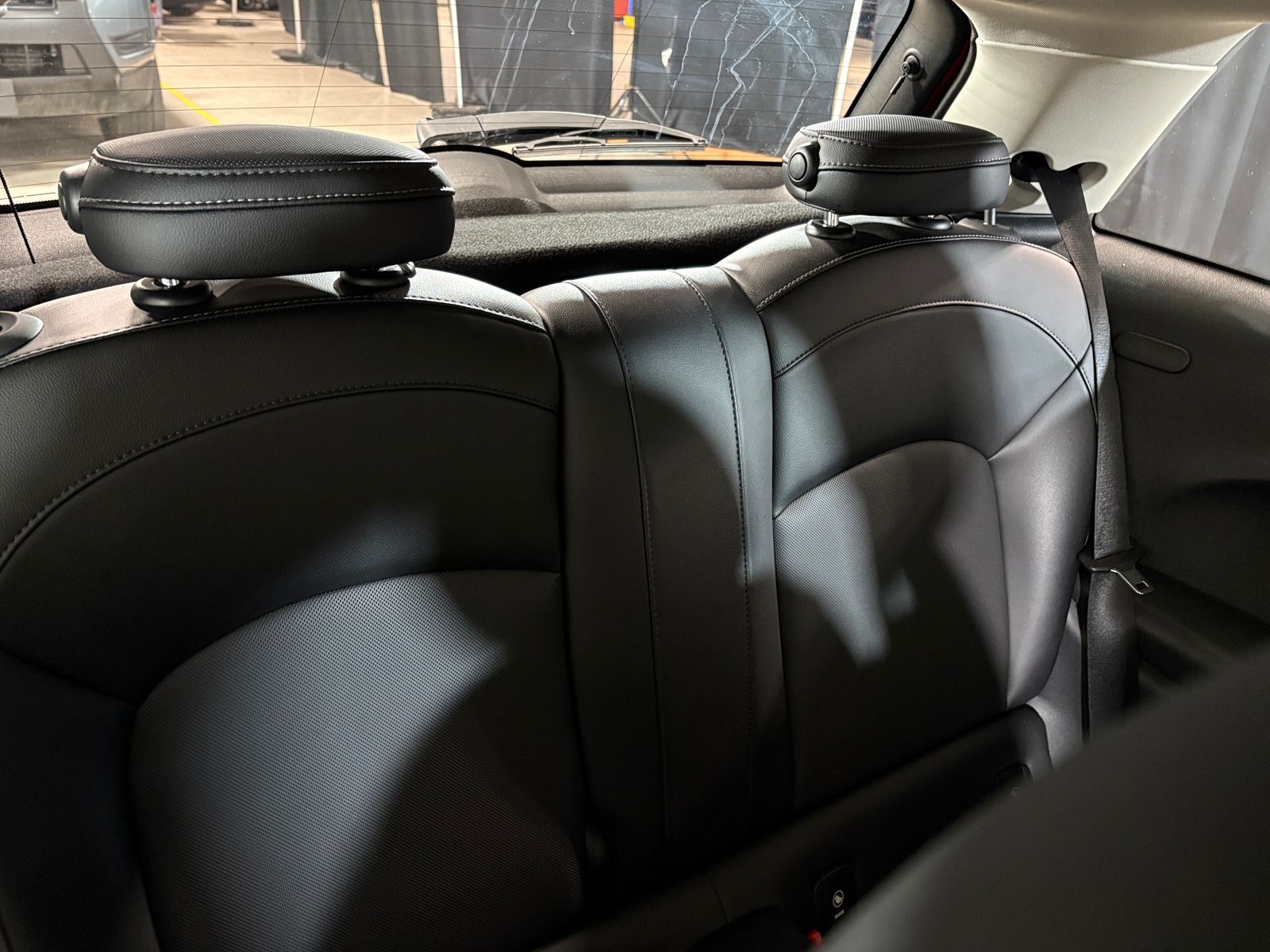 Thumbnail: 2017 MINI Cooper Hardtop - 5