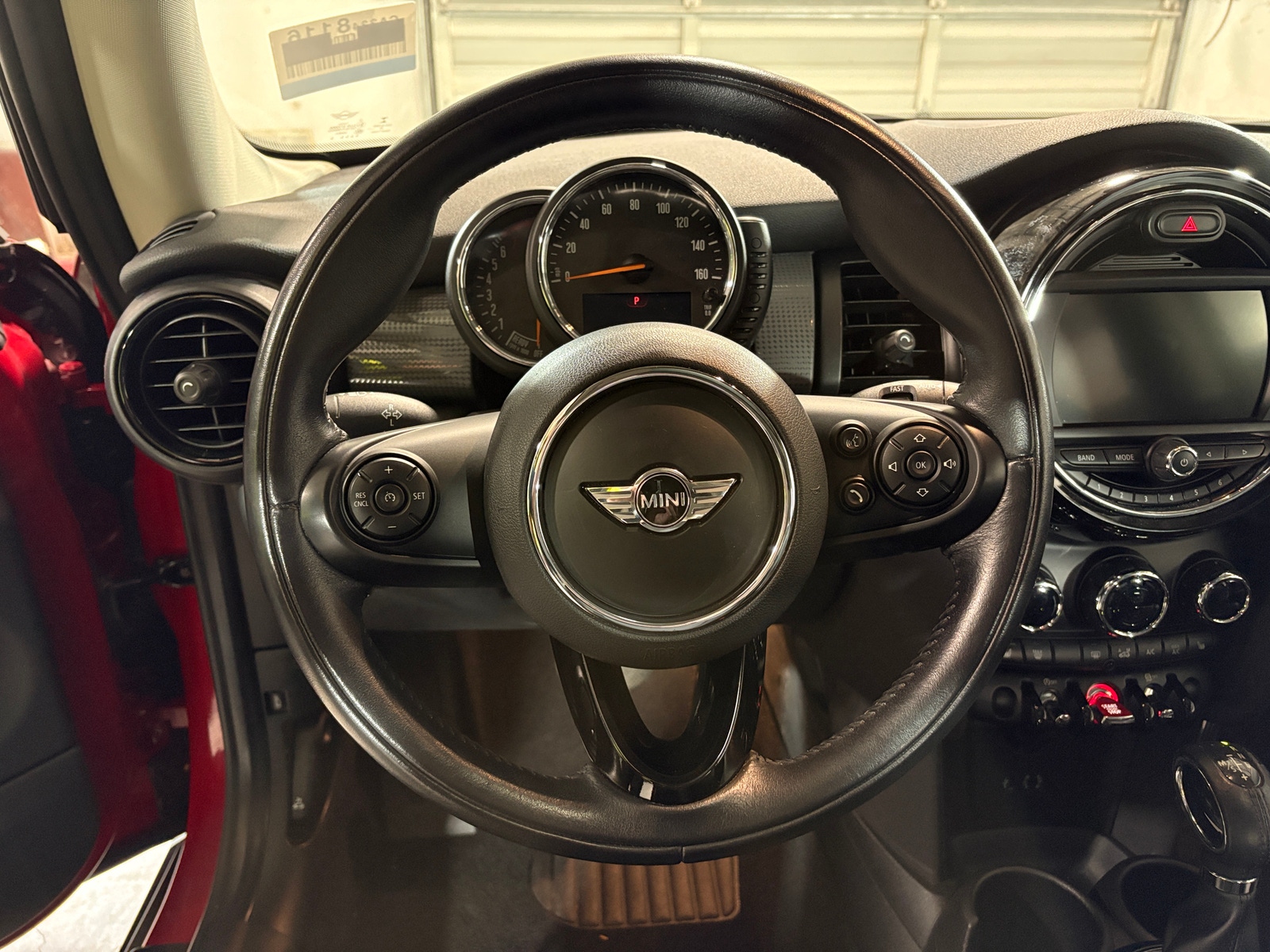 Thumbnail: 2017 MINI Cooper Hardtop - 4