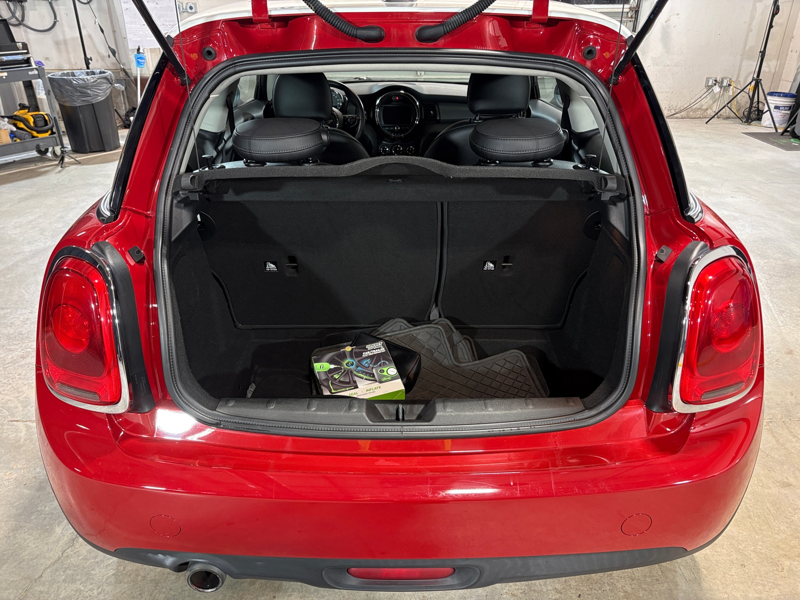 Thumbnail: 2017 MINI Cooper Hardtop - 6