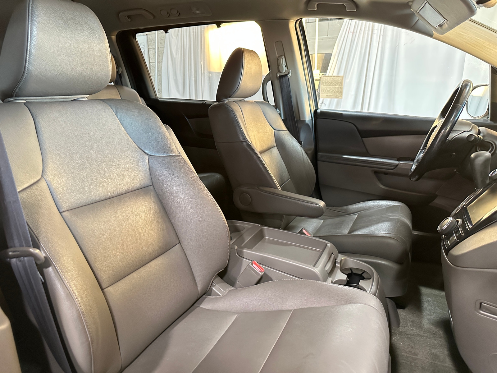 Thumbnail: 2017 Honda Odyssey - 2