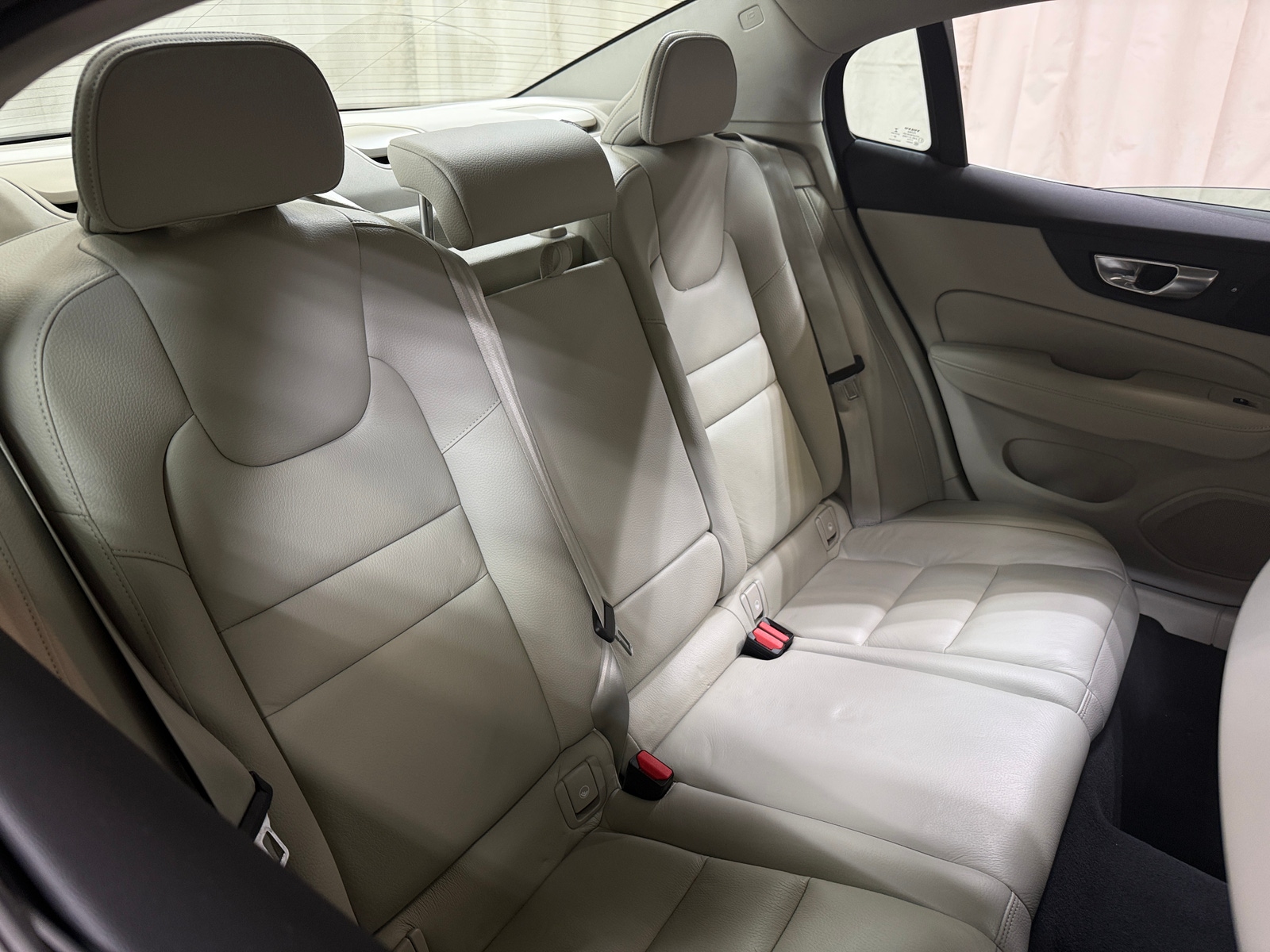 Thumbnail: 2023 Volvo S60 - 5