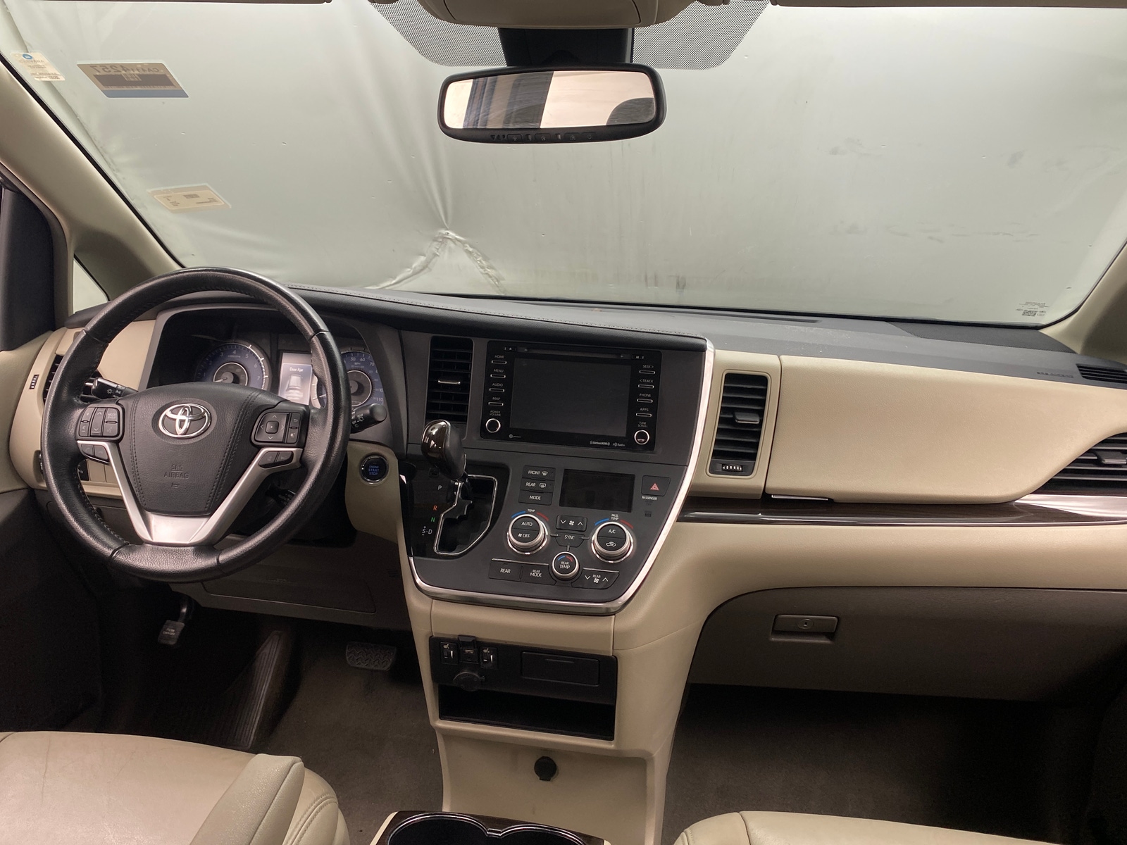 Thumbnail: 2019 Toyota Sienna - 2