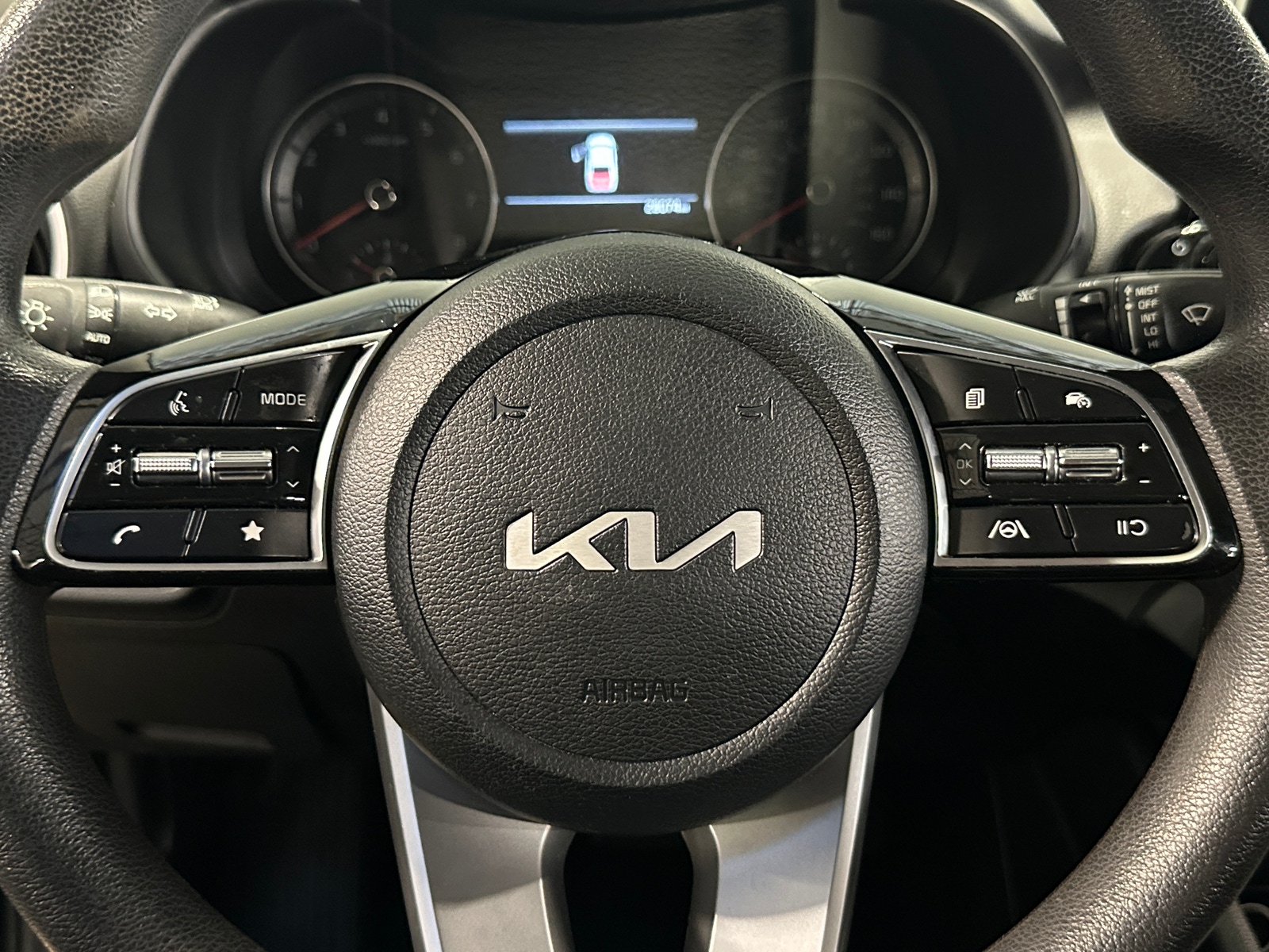 Thumbnail: 2022 Kia Forte - 4