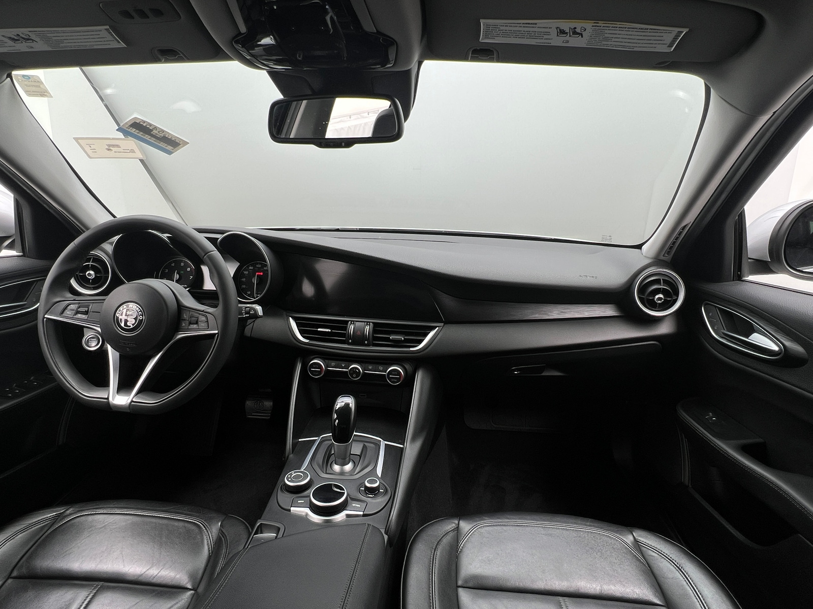 Thumbnail: 2017 Alfa Romeo Giulia - 2