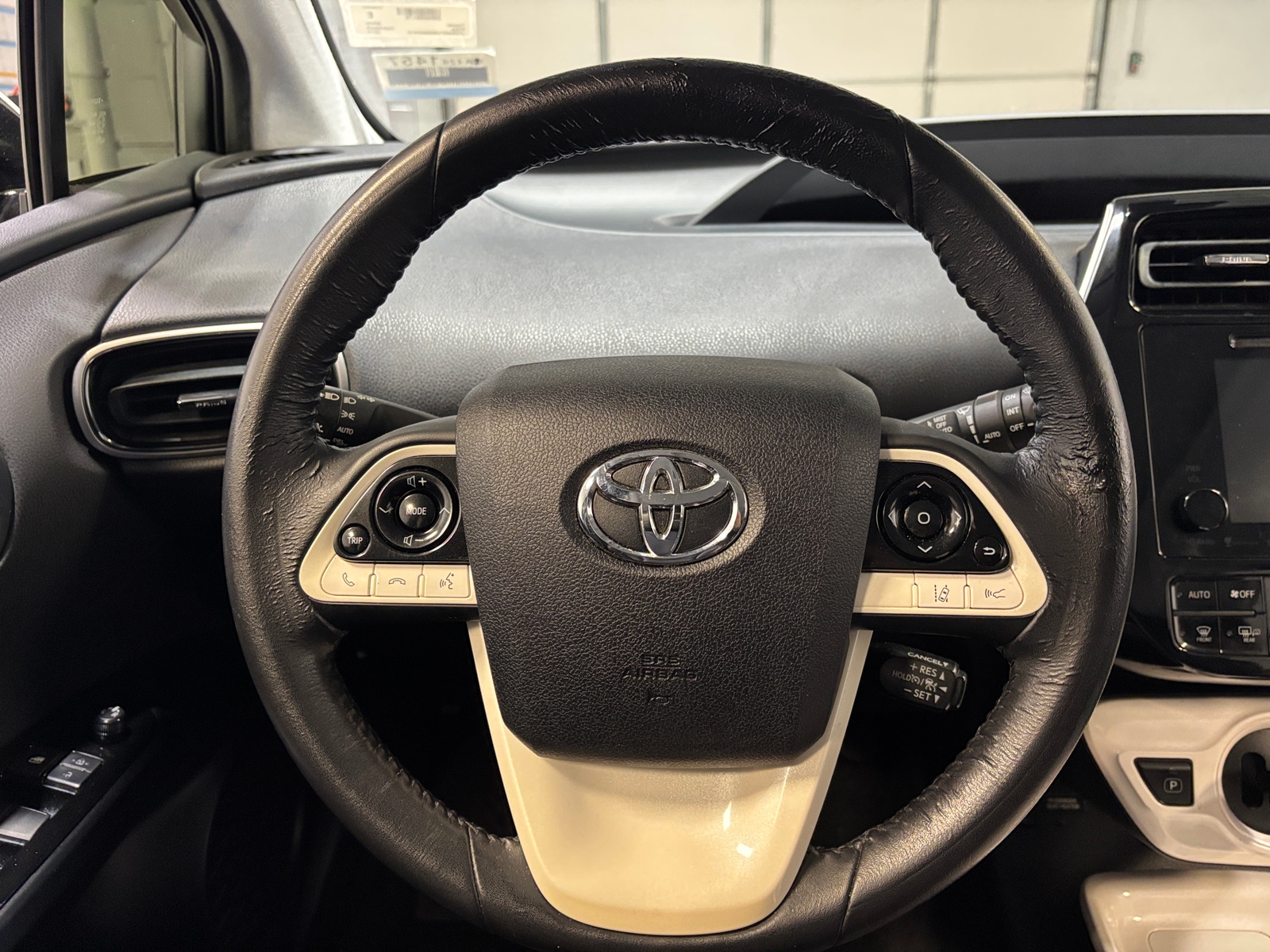 Thumbnail: 2016 Toyota Prius - 5