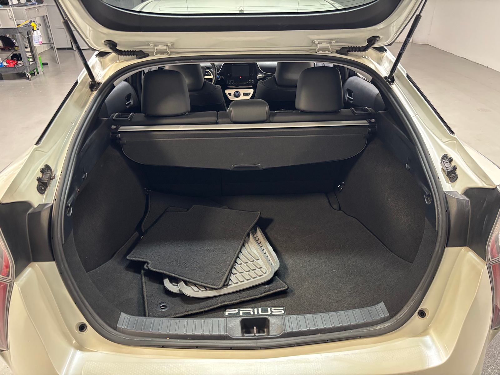 Thumbnail: 2016 Toyota Prius - 7