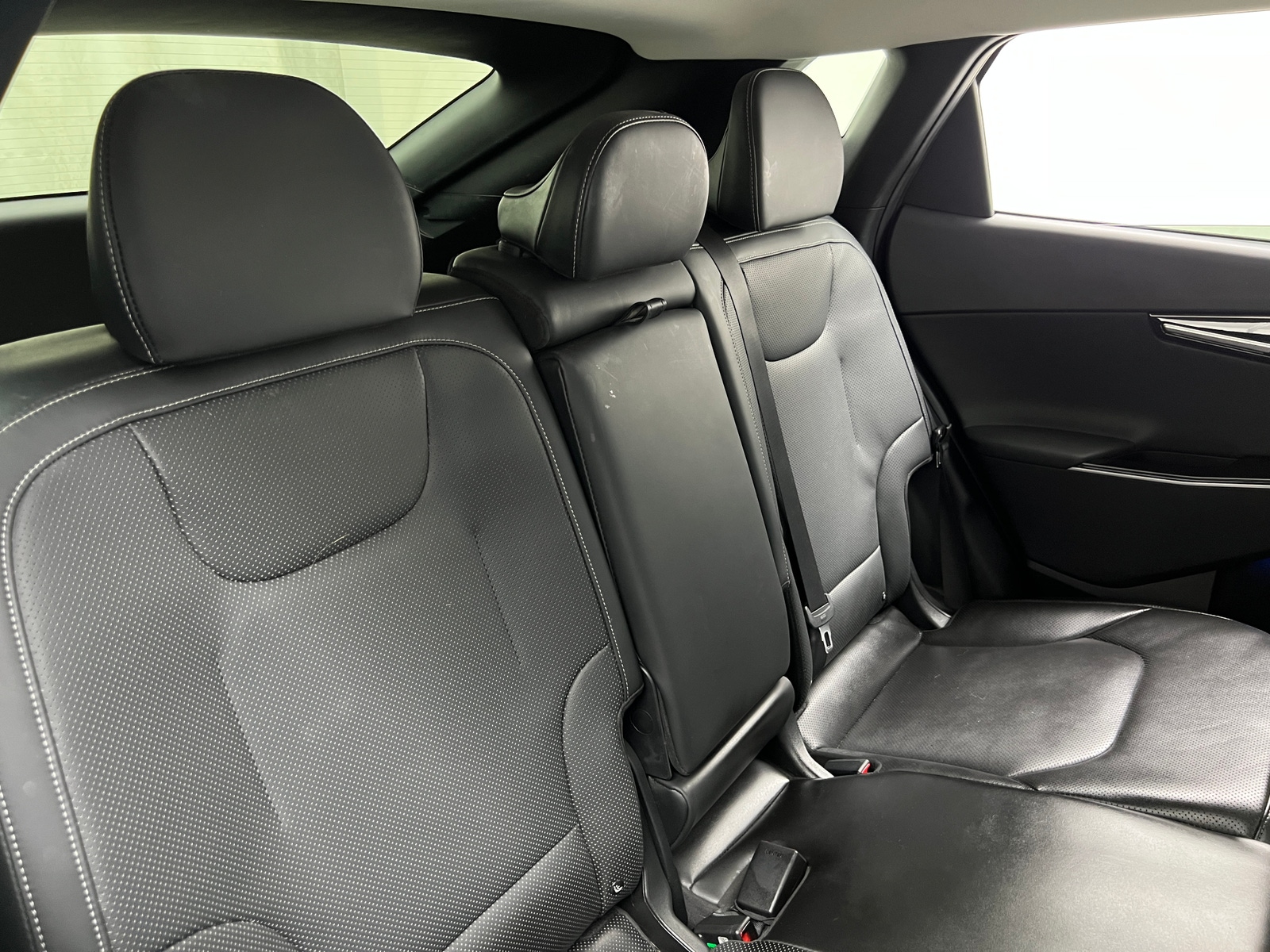 Thumbnail: 2022 Kia EV6 - 5