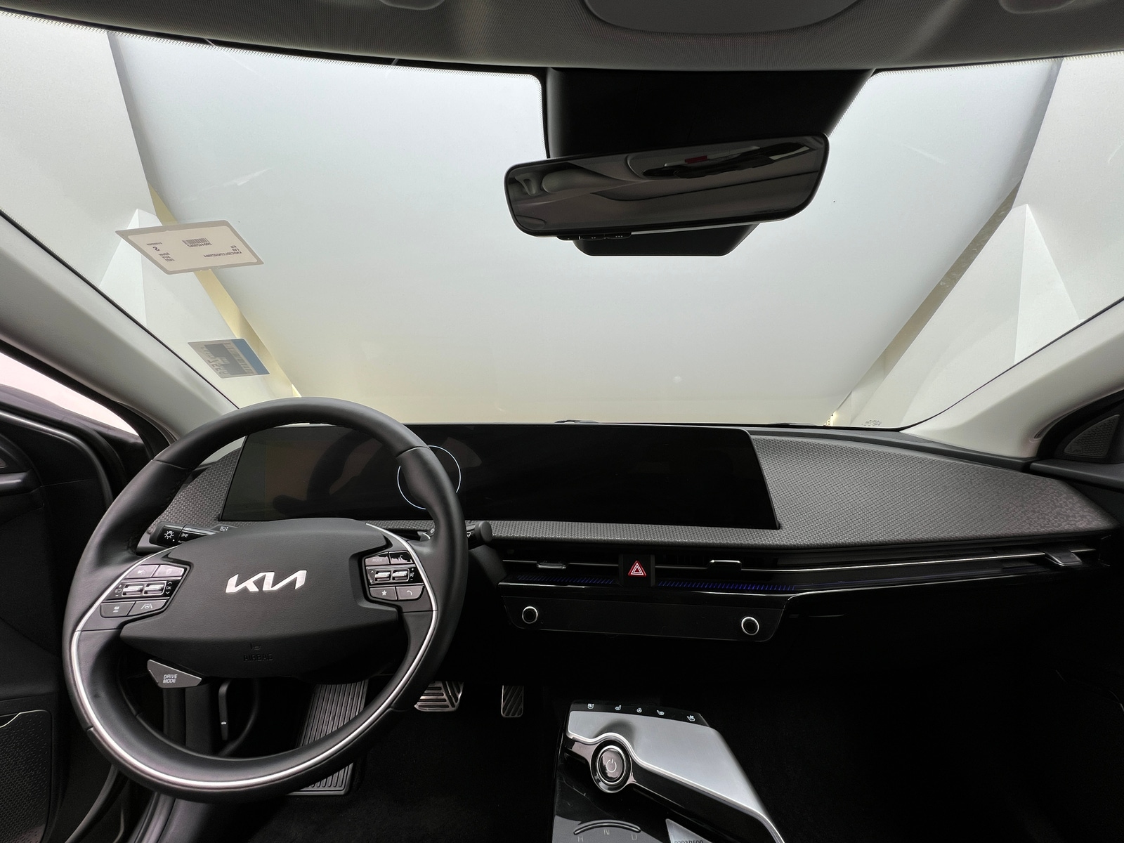 Thumbnail: 2022 Kia EV6 - 2