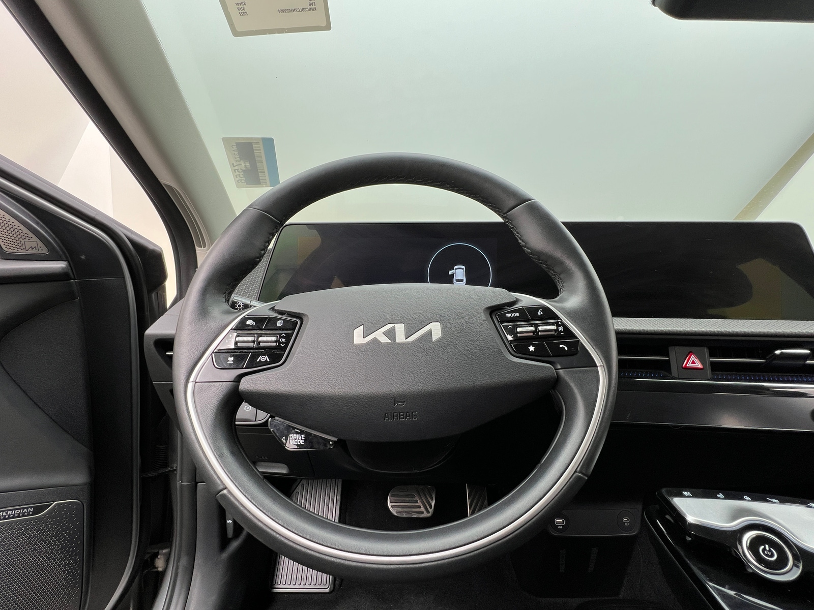 Thumbnail: 2022 Kia EV6 - 4
