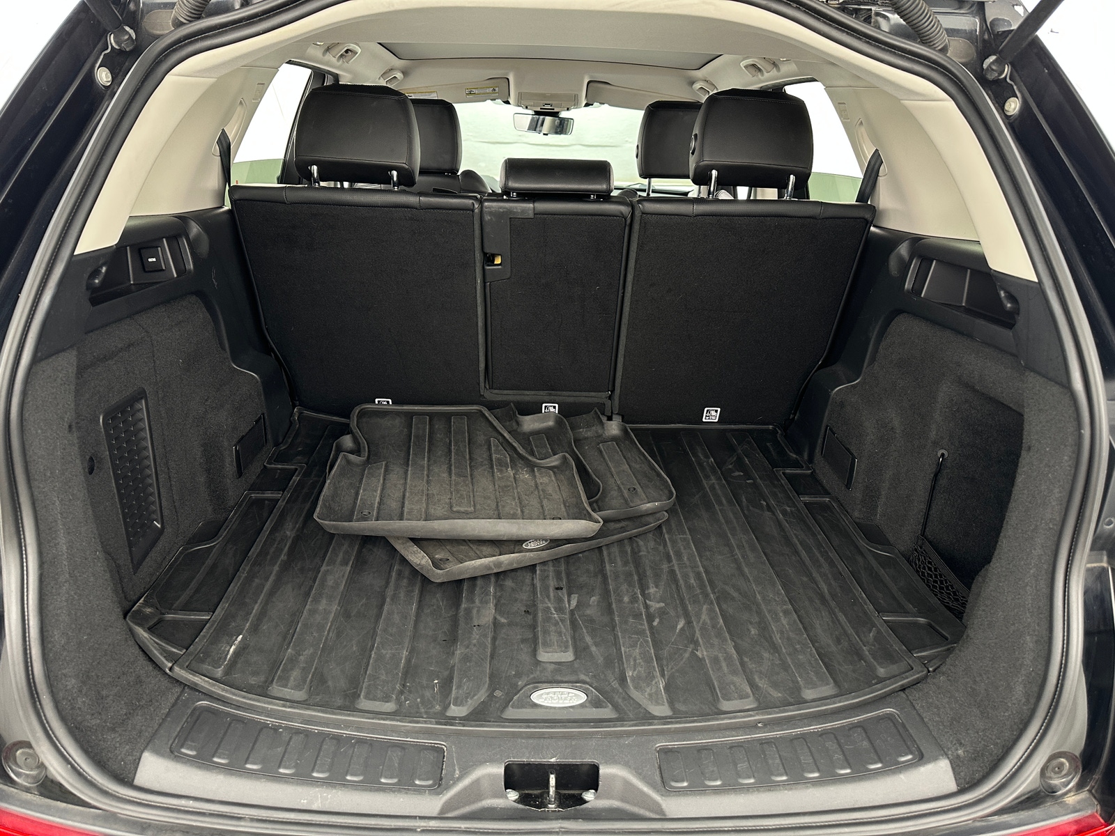 Thumbnail: 2020 Land Rover Discovery Sport - 7