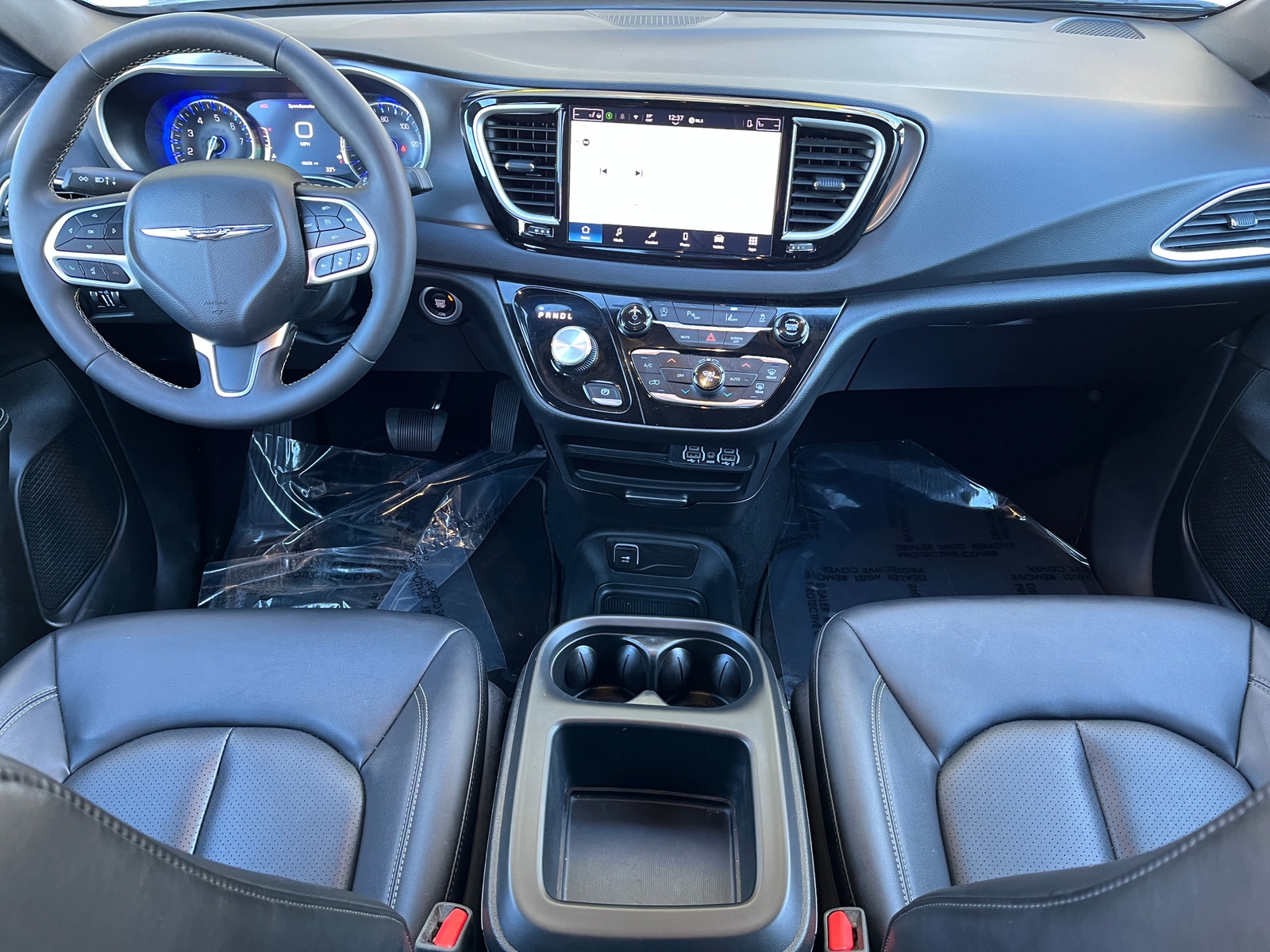 Thumbnail: 2025 Chrysler Pacifica - 3