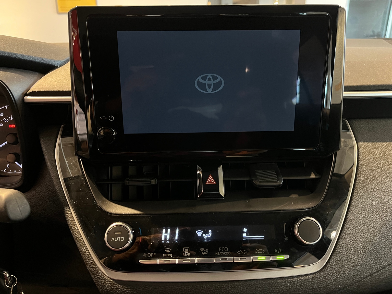 Thumbnail: 2025 Toyota Corolla - 4