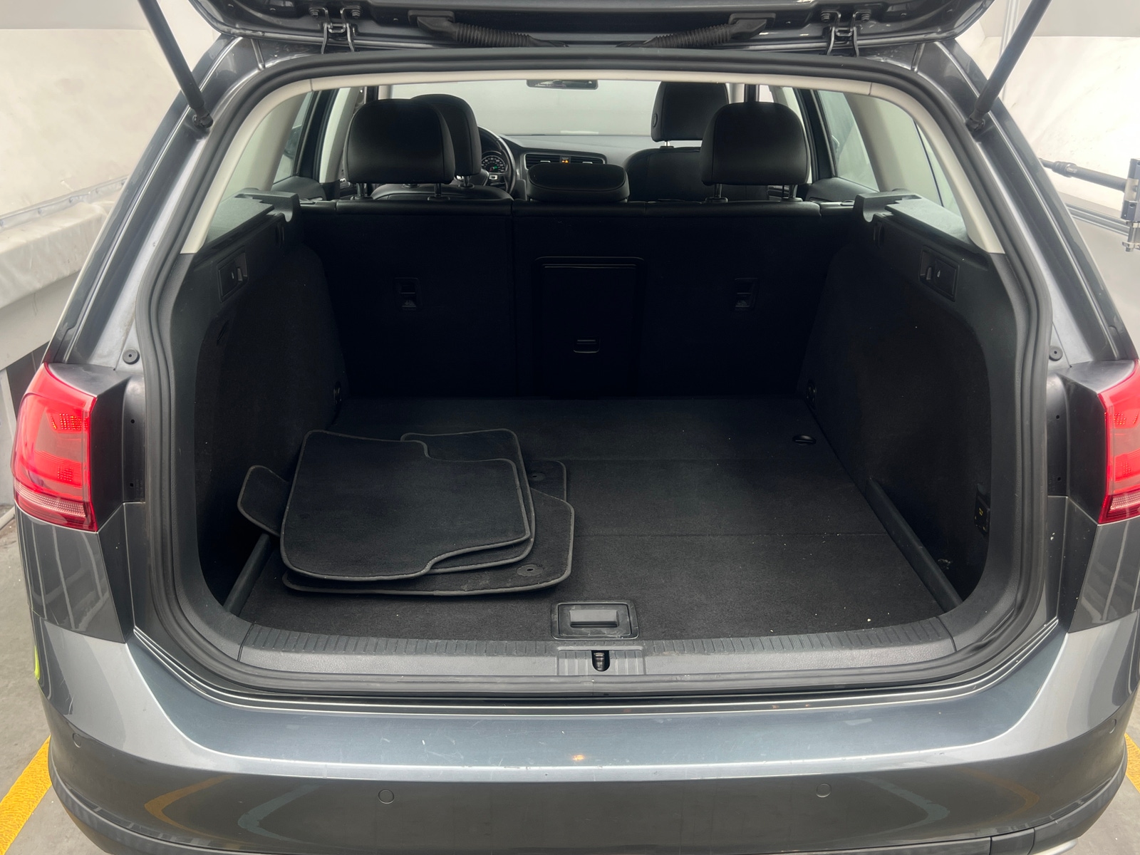 Thumbnail: 2017 Volkswagen Golf - 6