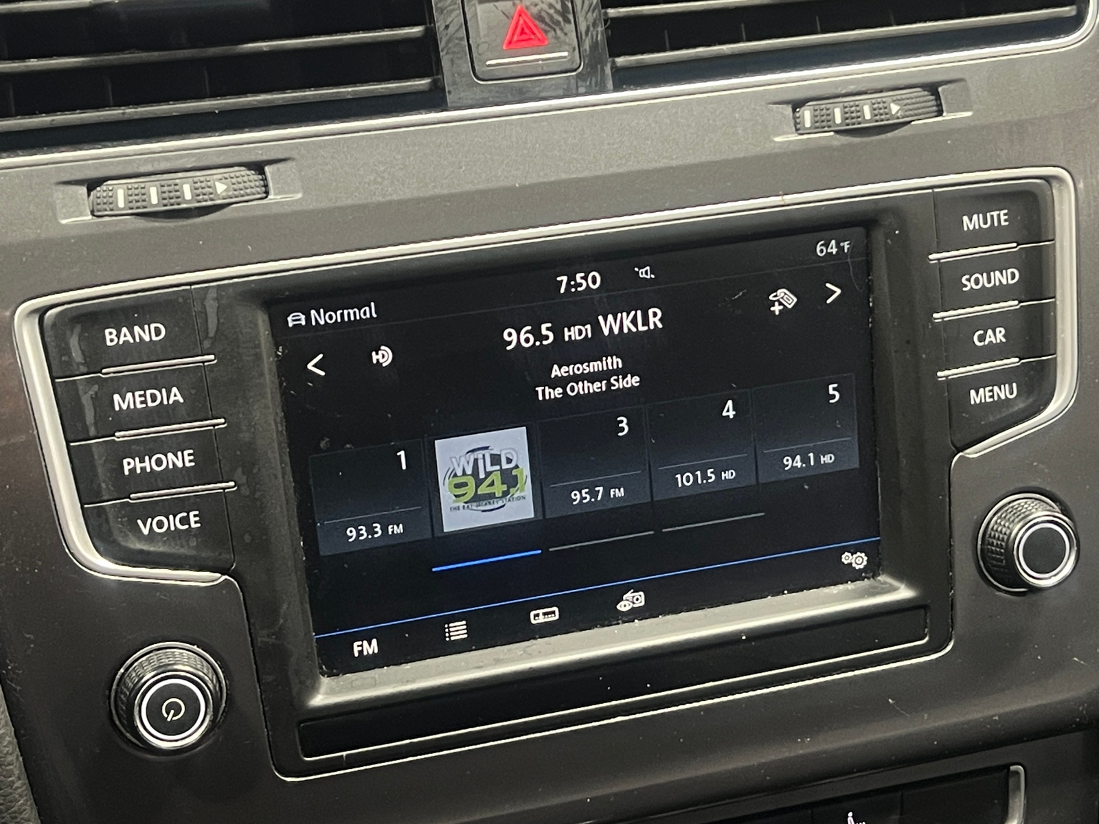 Thumbnail: 2017 Volkswagen Golf - 3