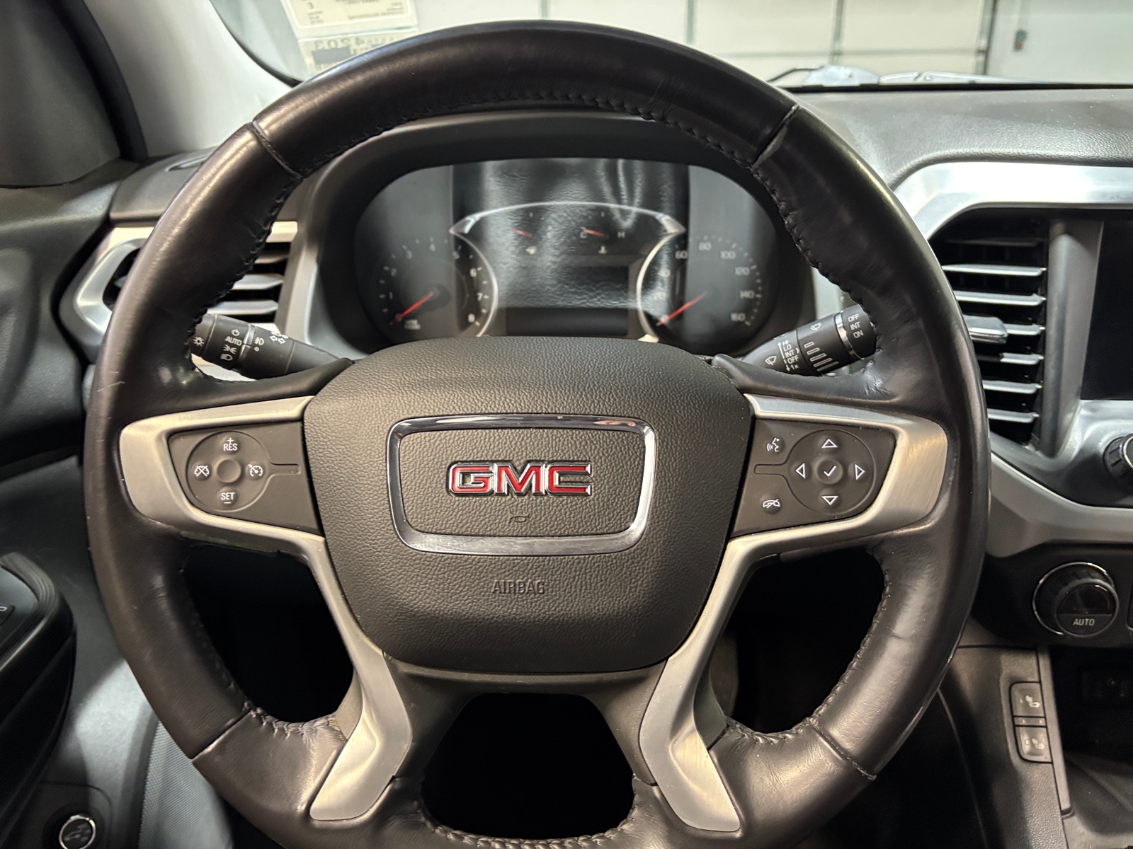 Thumbnail: 2018 GMC Acadia - 4