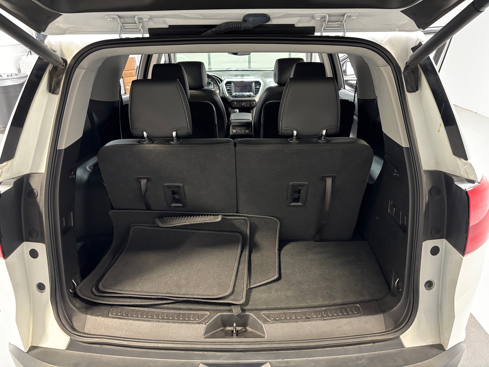 Thumbnail: 2018 GMC Acadia - 6