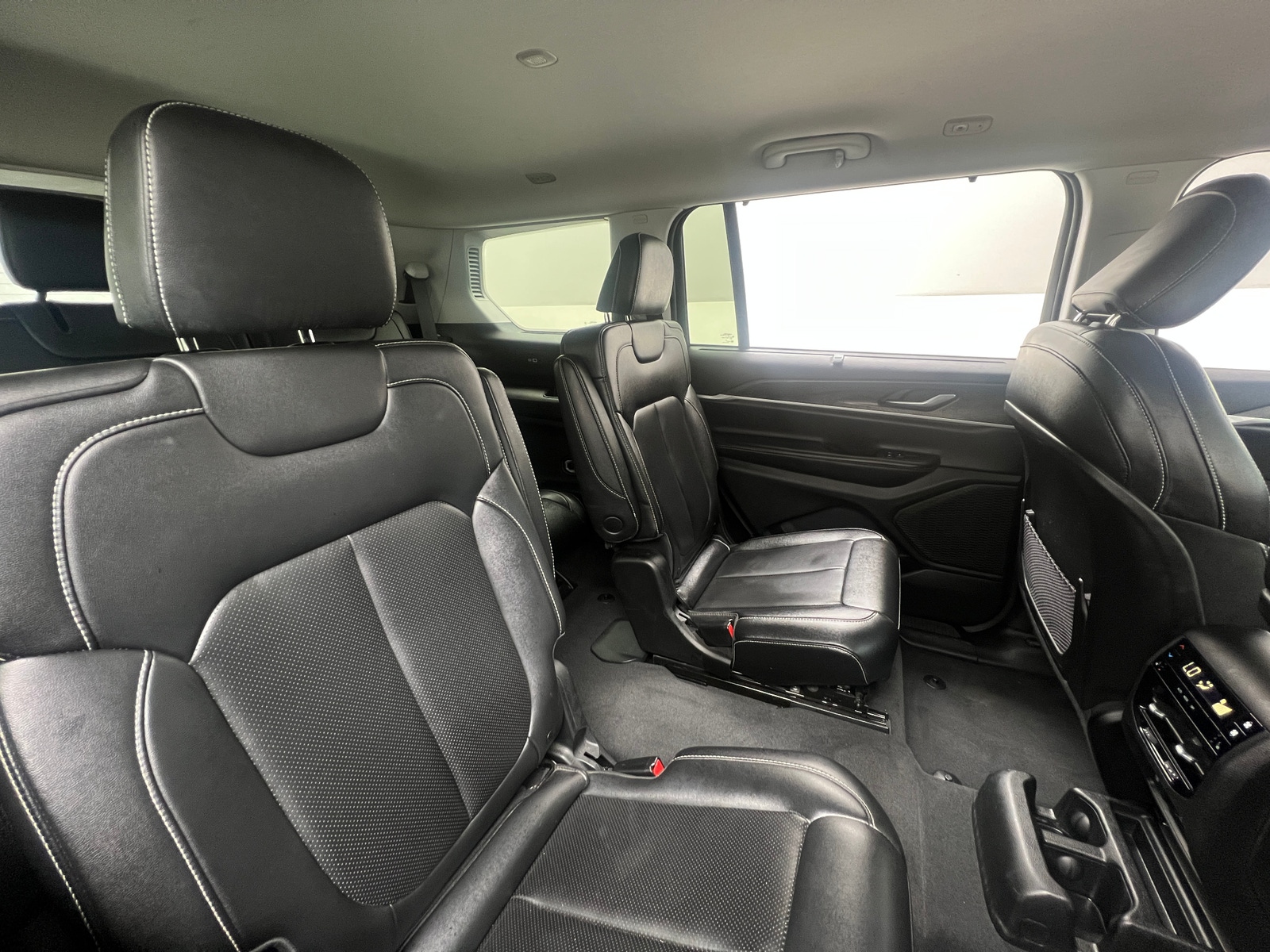 Thumbnail: 2023 Jeep Grand Cherokee L - 5