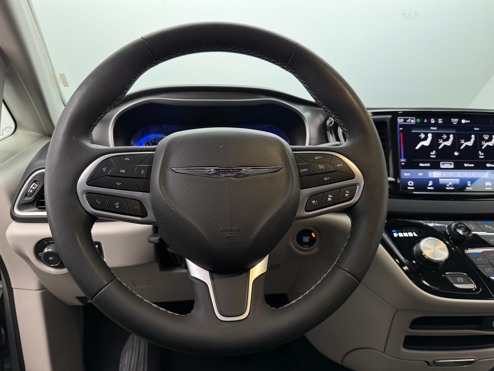 Thumbnail: 2024 Chrysler Pacifica - 4