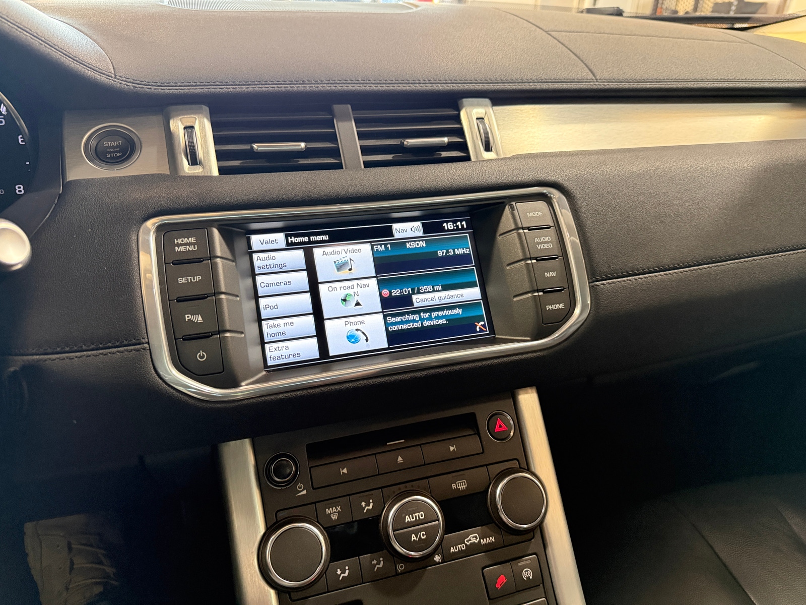 Thumbnail: 2015 Land Rover Range Rover Evoque - 3