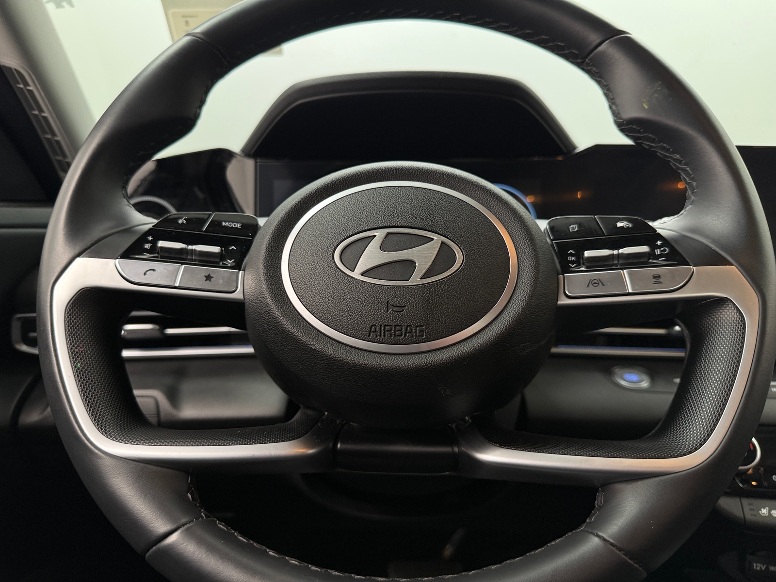 Thumbnail: 2024 Hyundai Elantra - 4