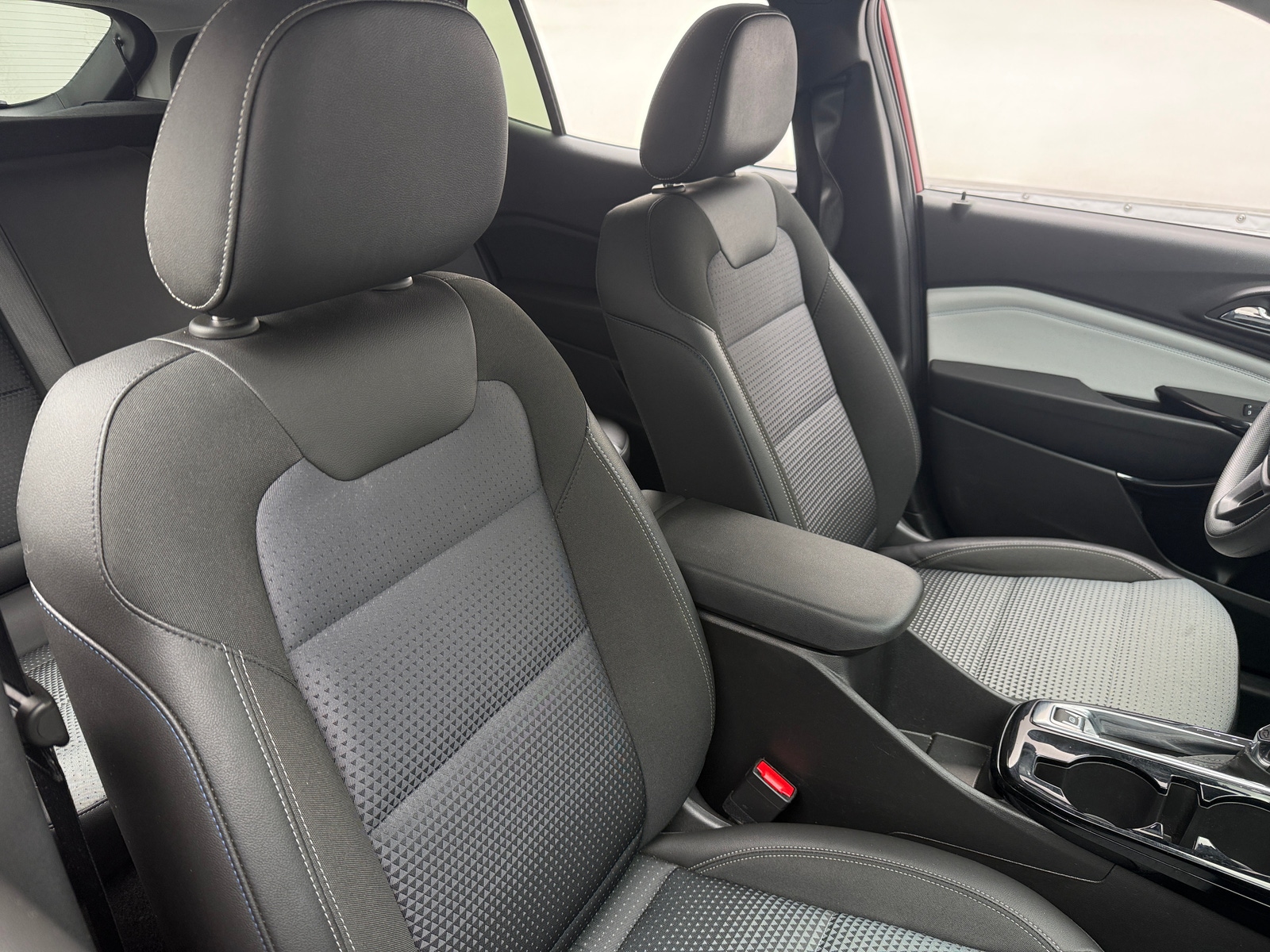 Thumbnail: 2025 Chevrolet Trax - 2