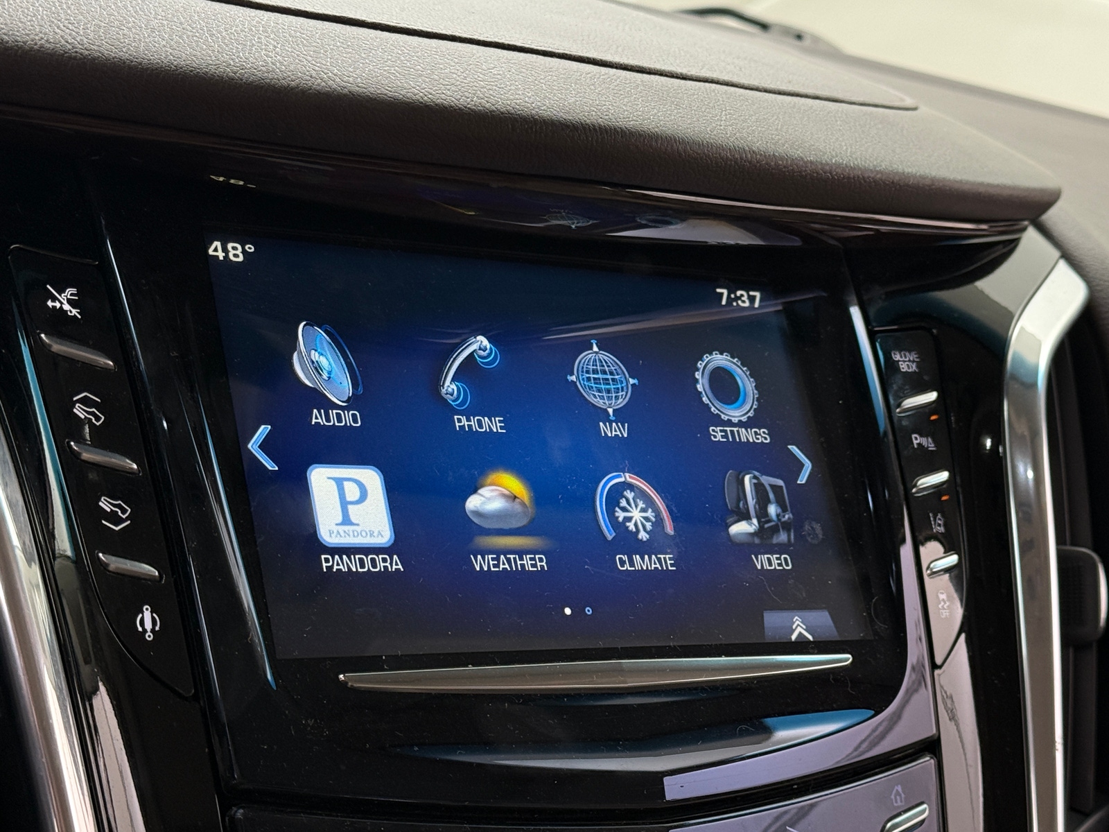 Thumbnail: 2015 Cadillac Escalade - 3