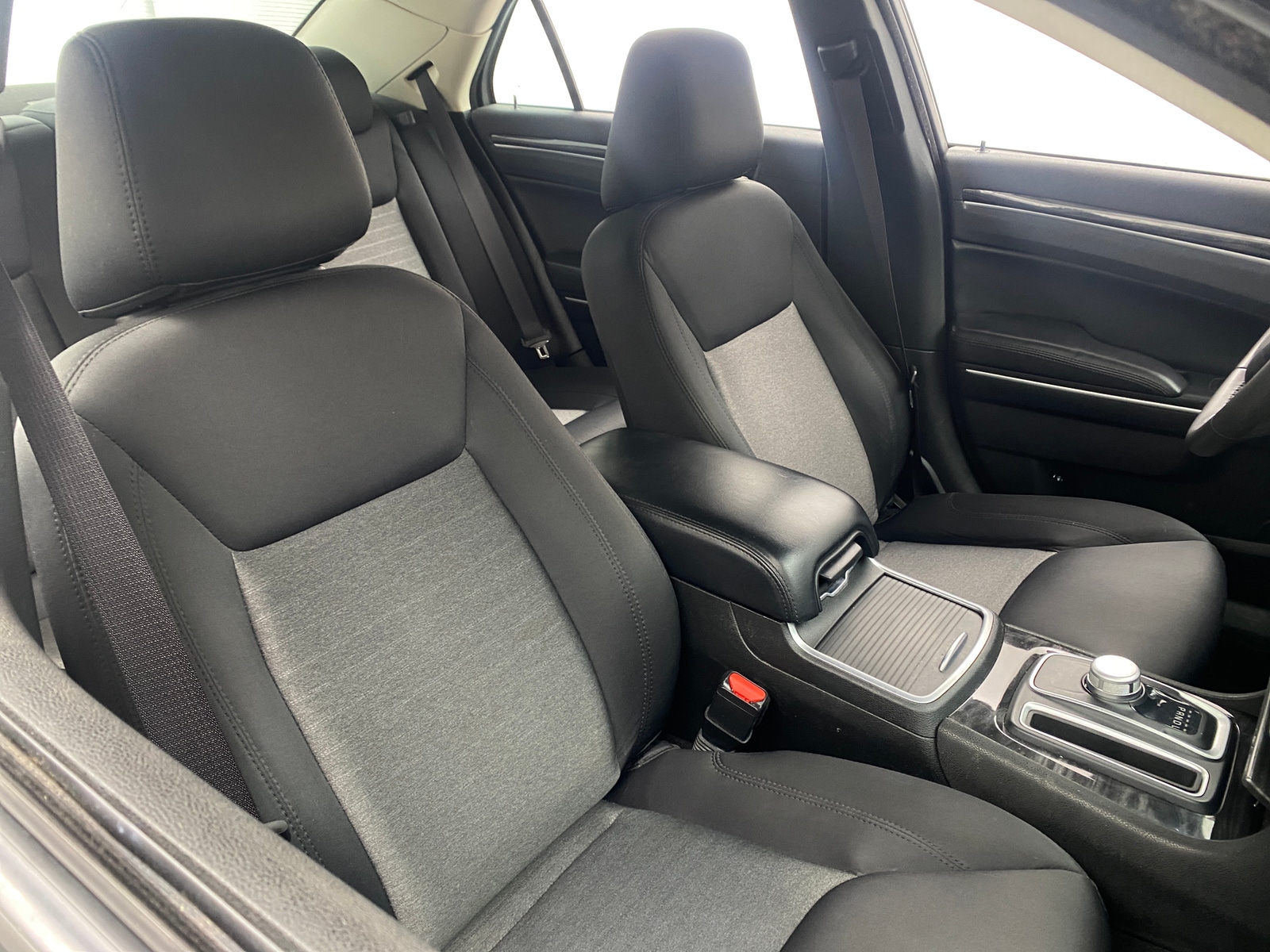 Thumbnail: 2022 Chrysler 300 - 2