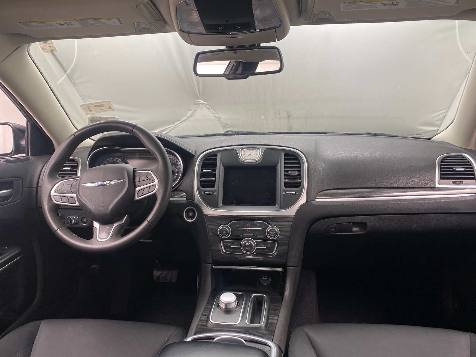 Thumbnail: 2022 Chrysler 300 - 3