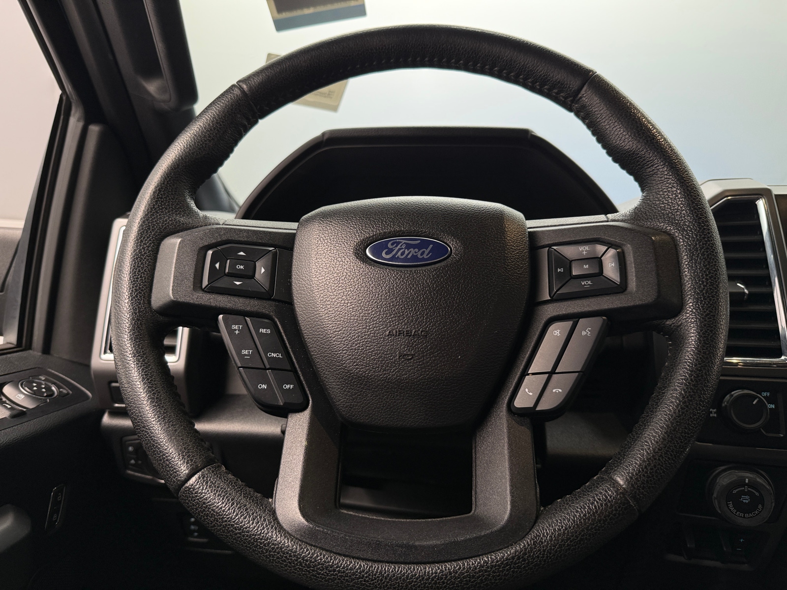 Thumbnail: 2016 Ford Econoline - 5