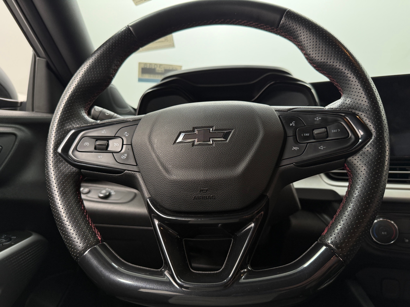 Thumbnail: 2024 Chevrolet Trax - 5